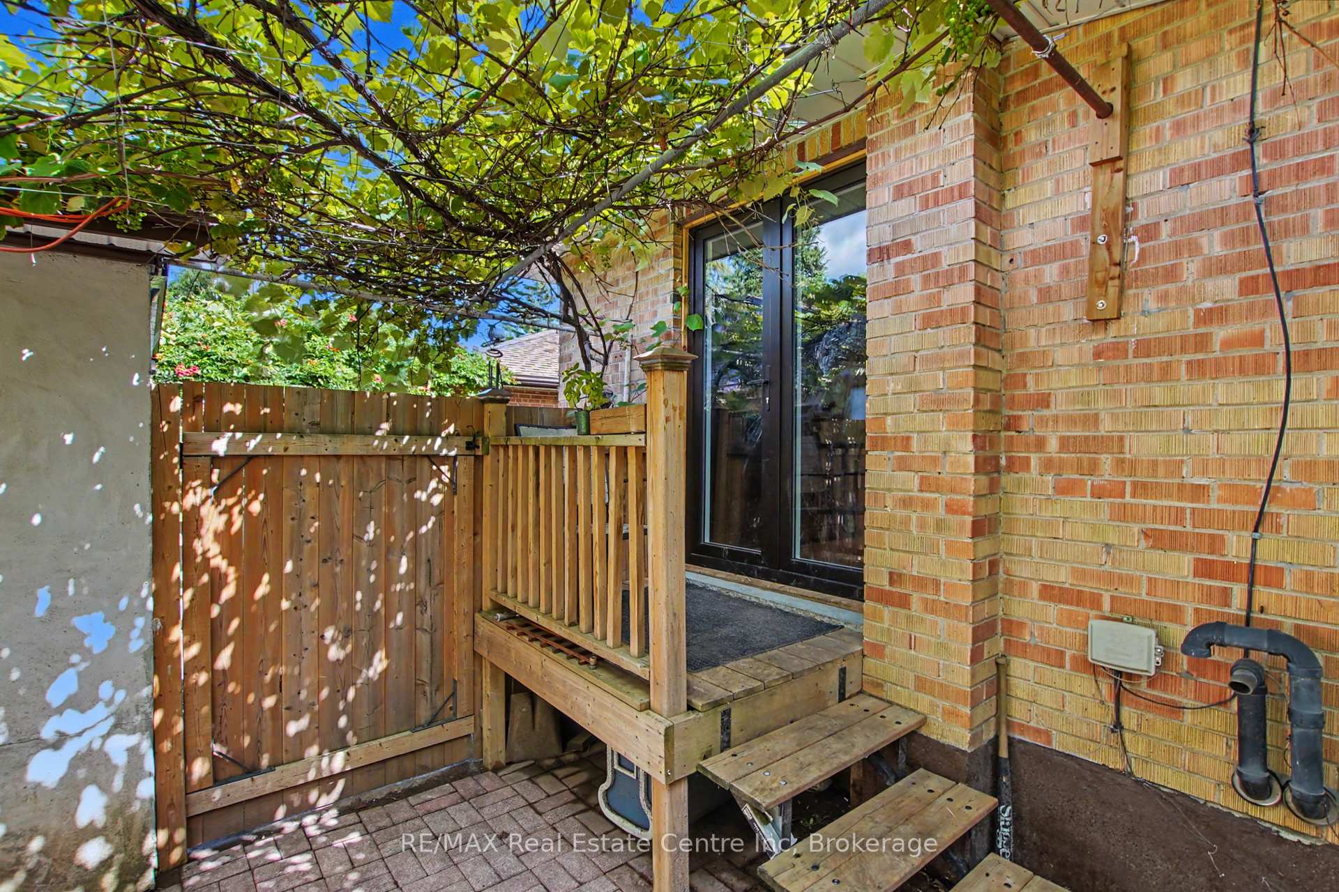 Photo 21 of 91 Dumbarton Street, Guelph, Riverside Park — HOMEH
