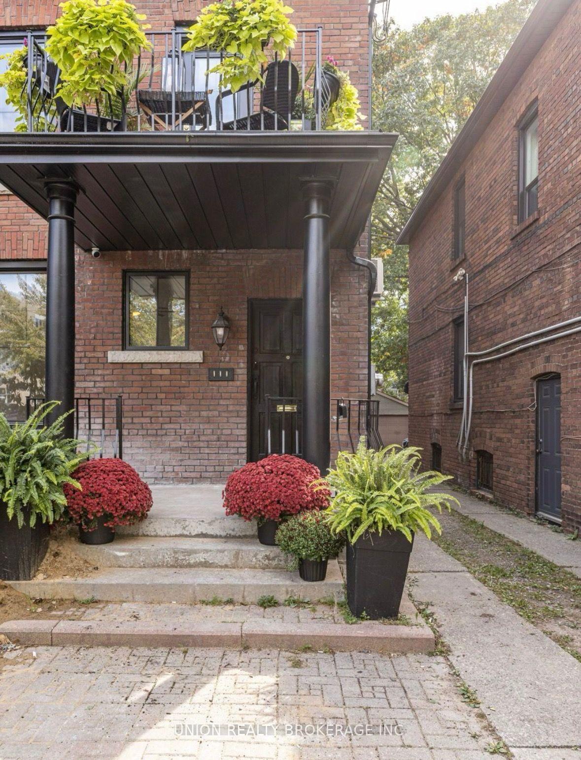 Photo 2 of Unit 300, 3 Withrow Avenue, Toronto, North Riverdale — HOMEH