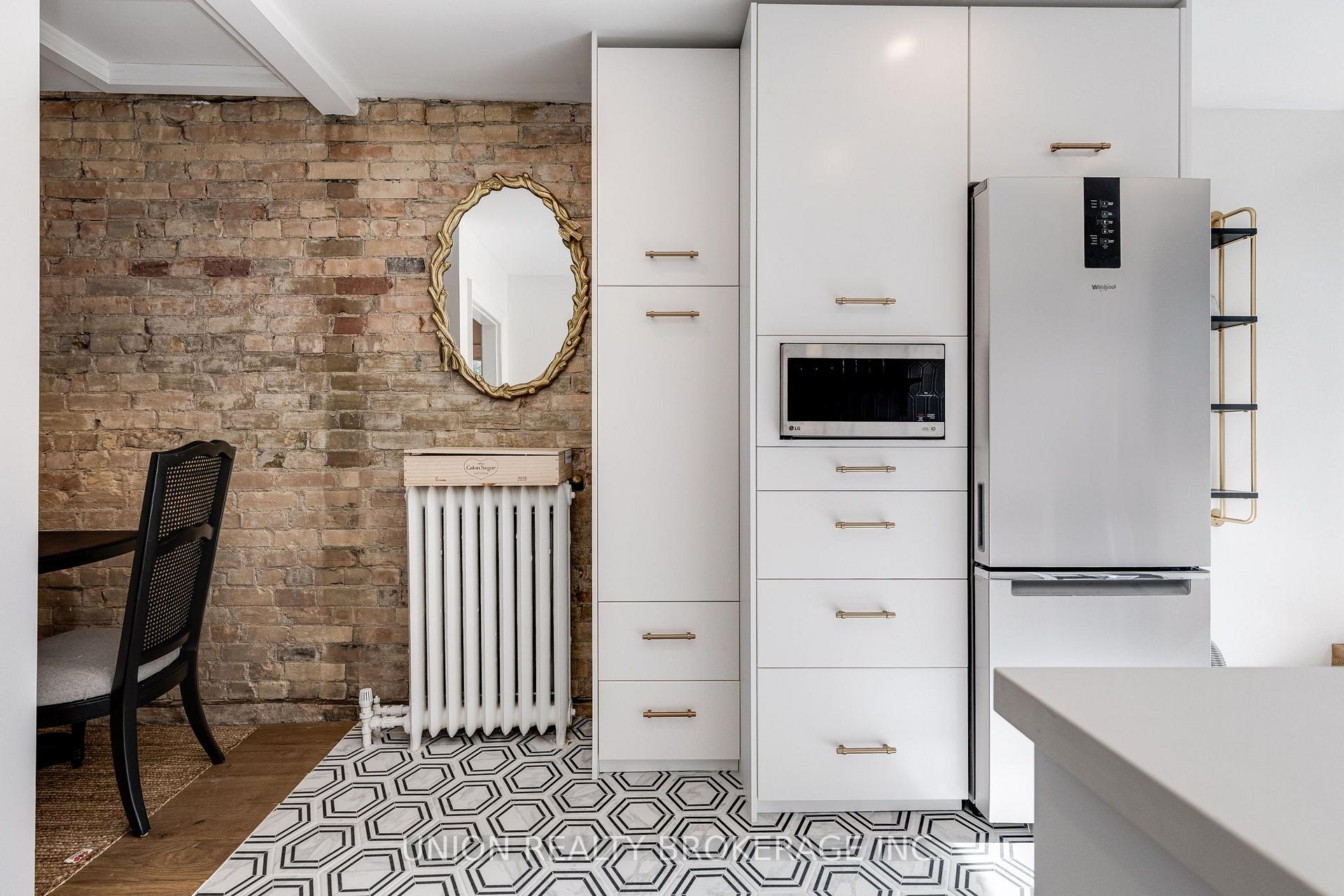 Photo 9 of Unit 300, 3 Withrow Avenue, Toronto, North Riverdale — HOMEH