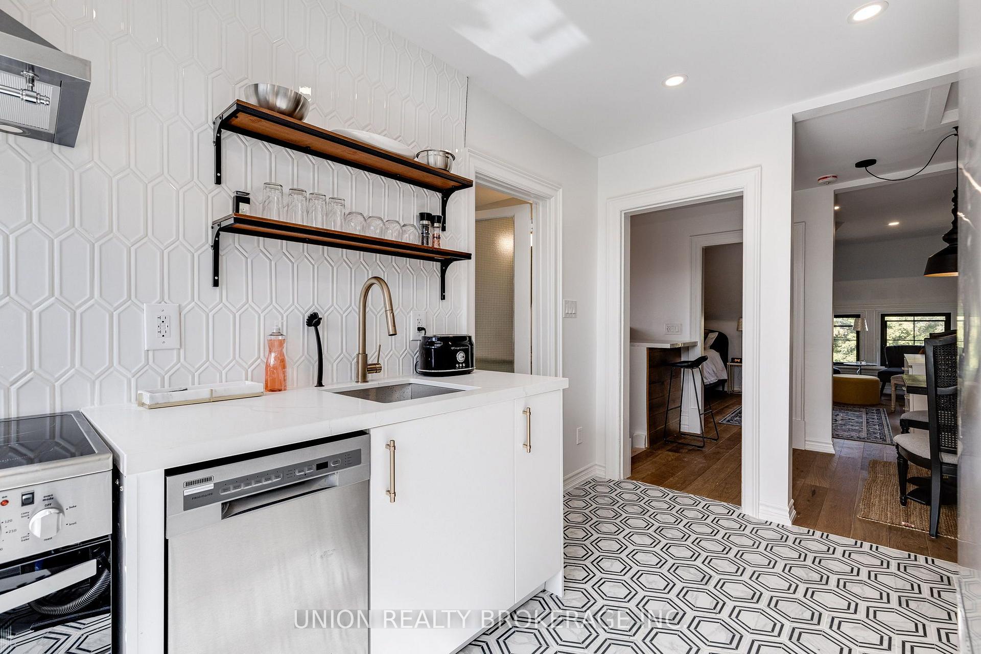 Photo 12 of Unit 300, 3 Withrow Avenue, Toronto, North Riverdale — HOMEH
