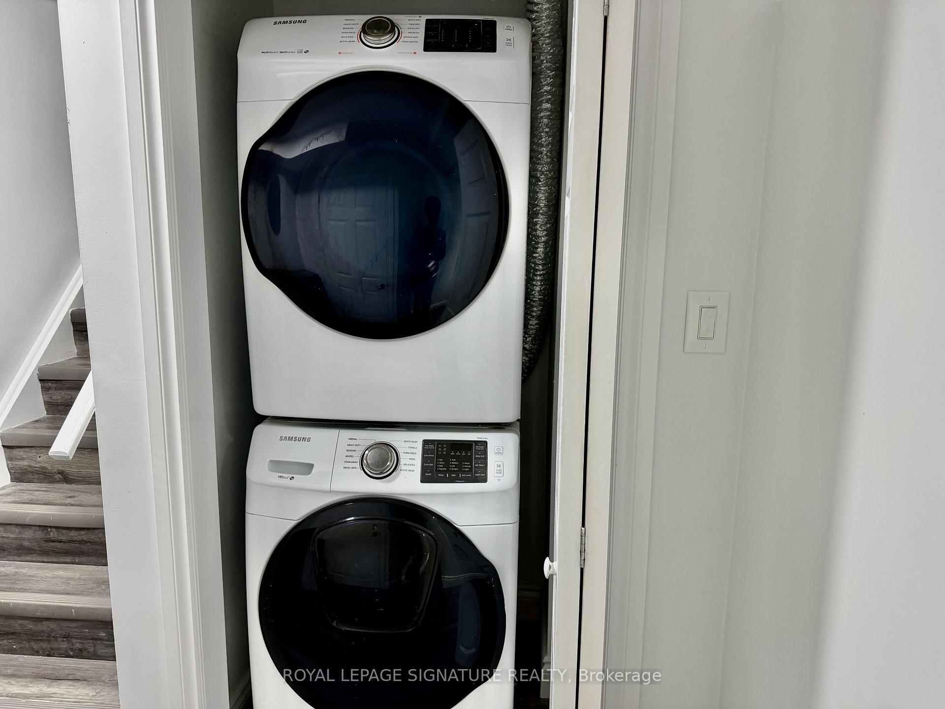 Photo 6 of 80 Midcrest Circle, Brampton, Credit Valley — HOMEH