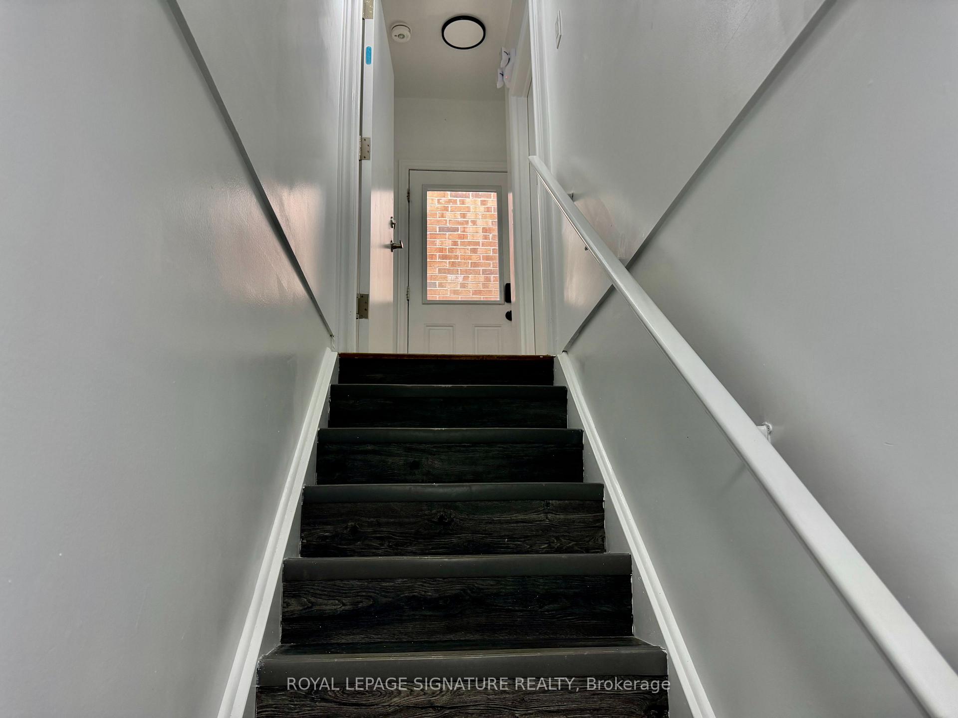 Photo 14 of 80 Midcrest Circle, Brampton, Credit Valley — HOMEH