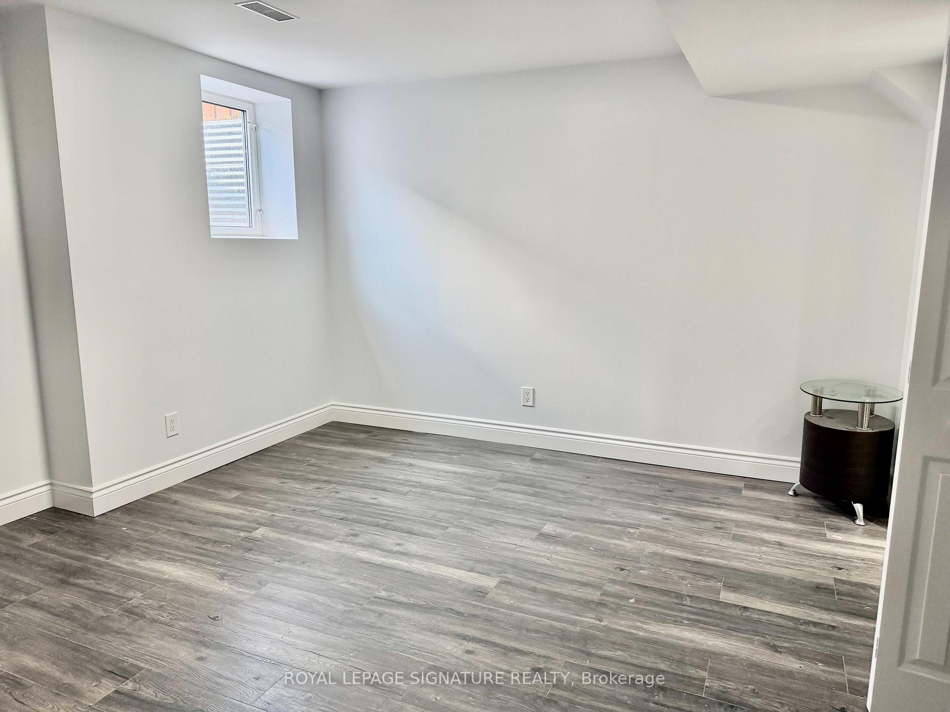 Photo 9 of 80 Midcrest Circle, Brampton, Credit Valley — HOMEH
