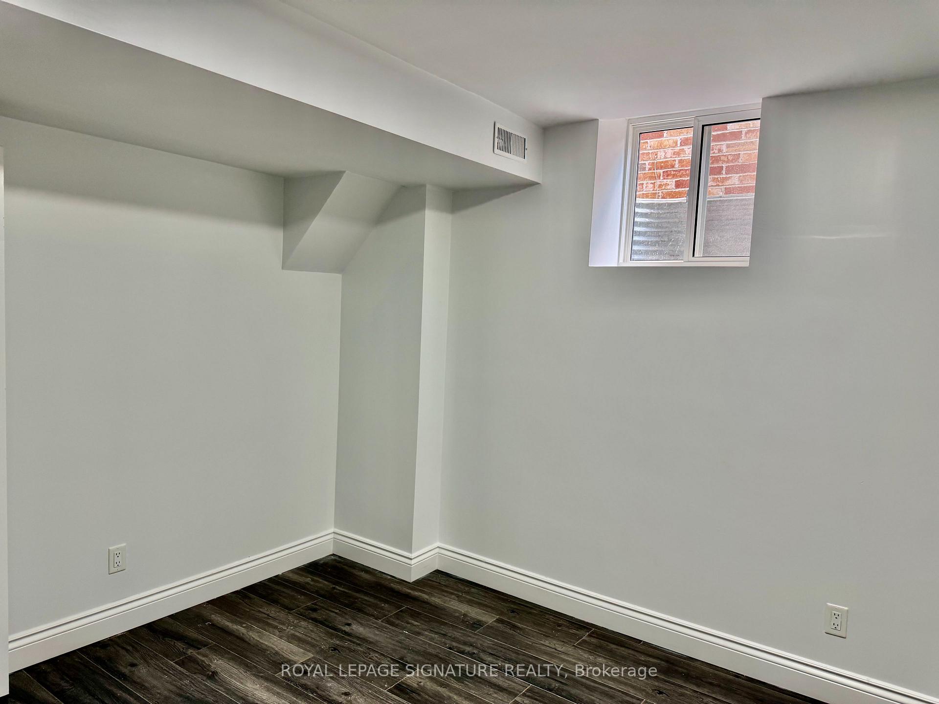Photo 12 of 80 Midcrest Circle, Brampton, Credit Valley — HOMEH