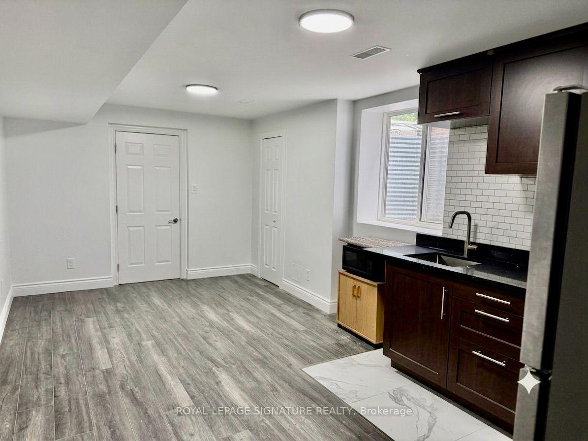 Photo 2 of 80 Midcrest Circle, Brampton, Credit Valley — HOMEH