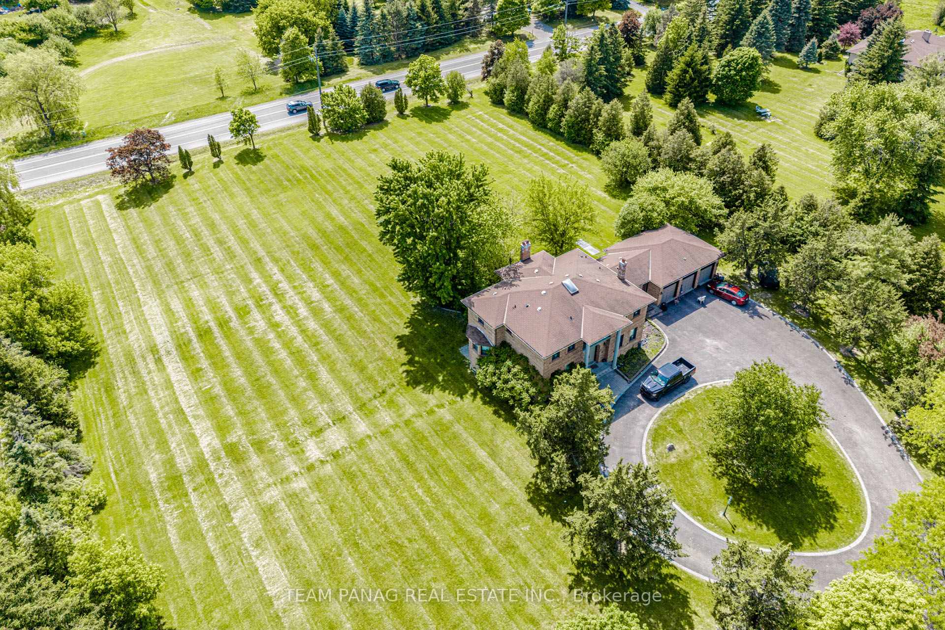 Photo 6 of 4 Forestbrook Court, Brampton, Toronto Gore Rural Estate — HOMEH