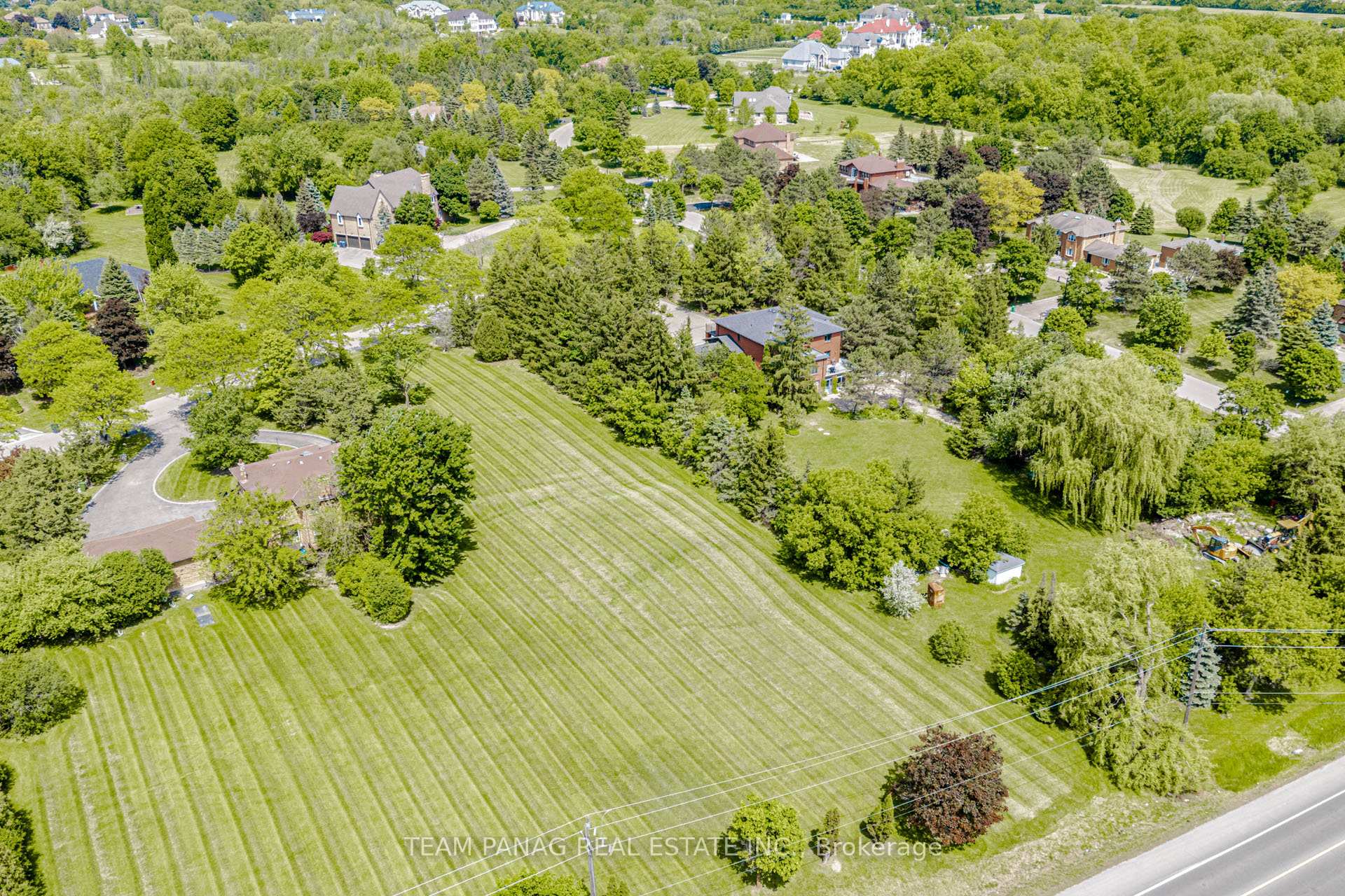 Photo 9 of 4 Forestbrook Court, Brampton, Toronto Gore Rural Estate — HOMEH