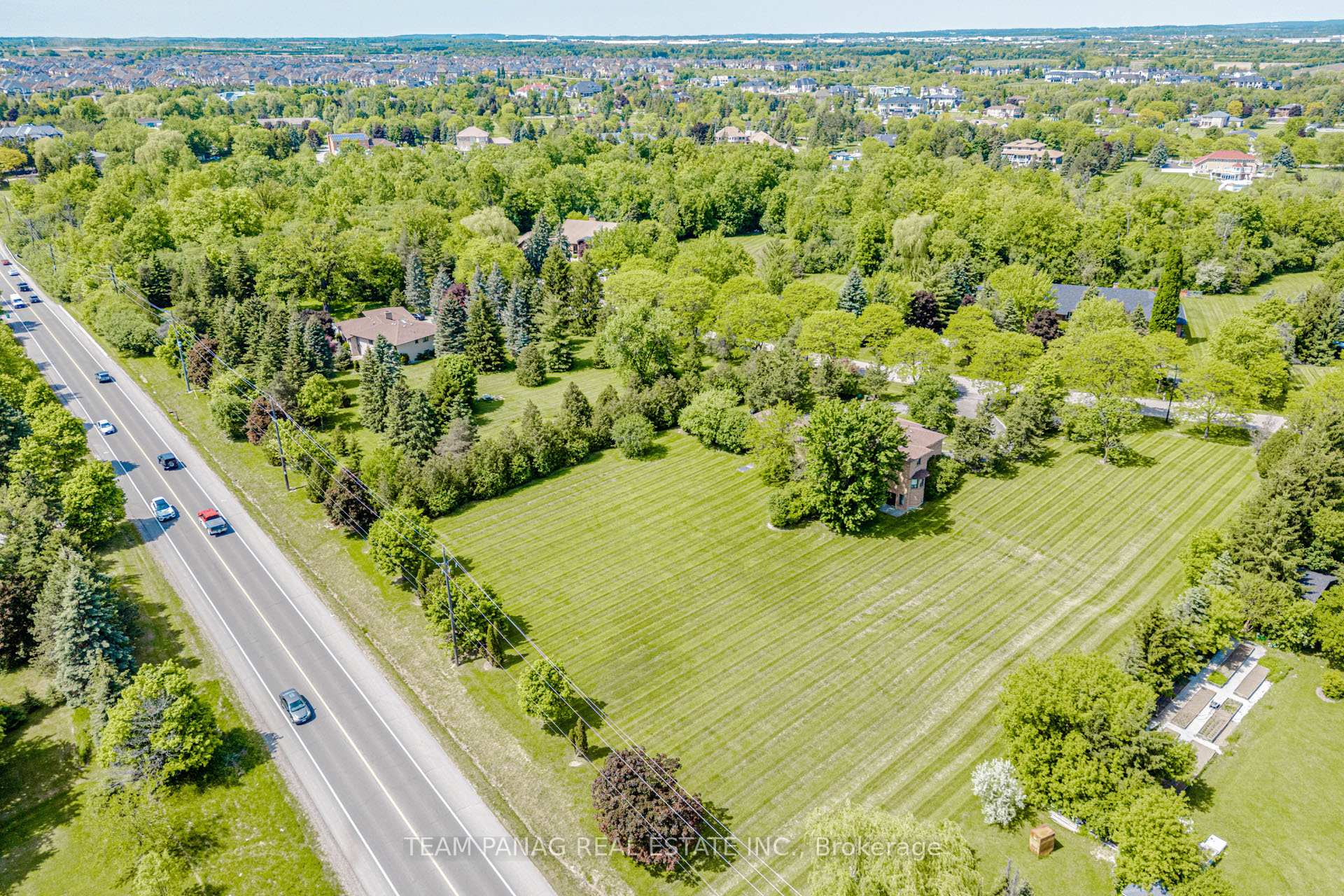 Photo 10 of 4 Forestbrook Court, Brampton, Toronto Gore Rural Estate — HOMEH