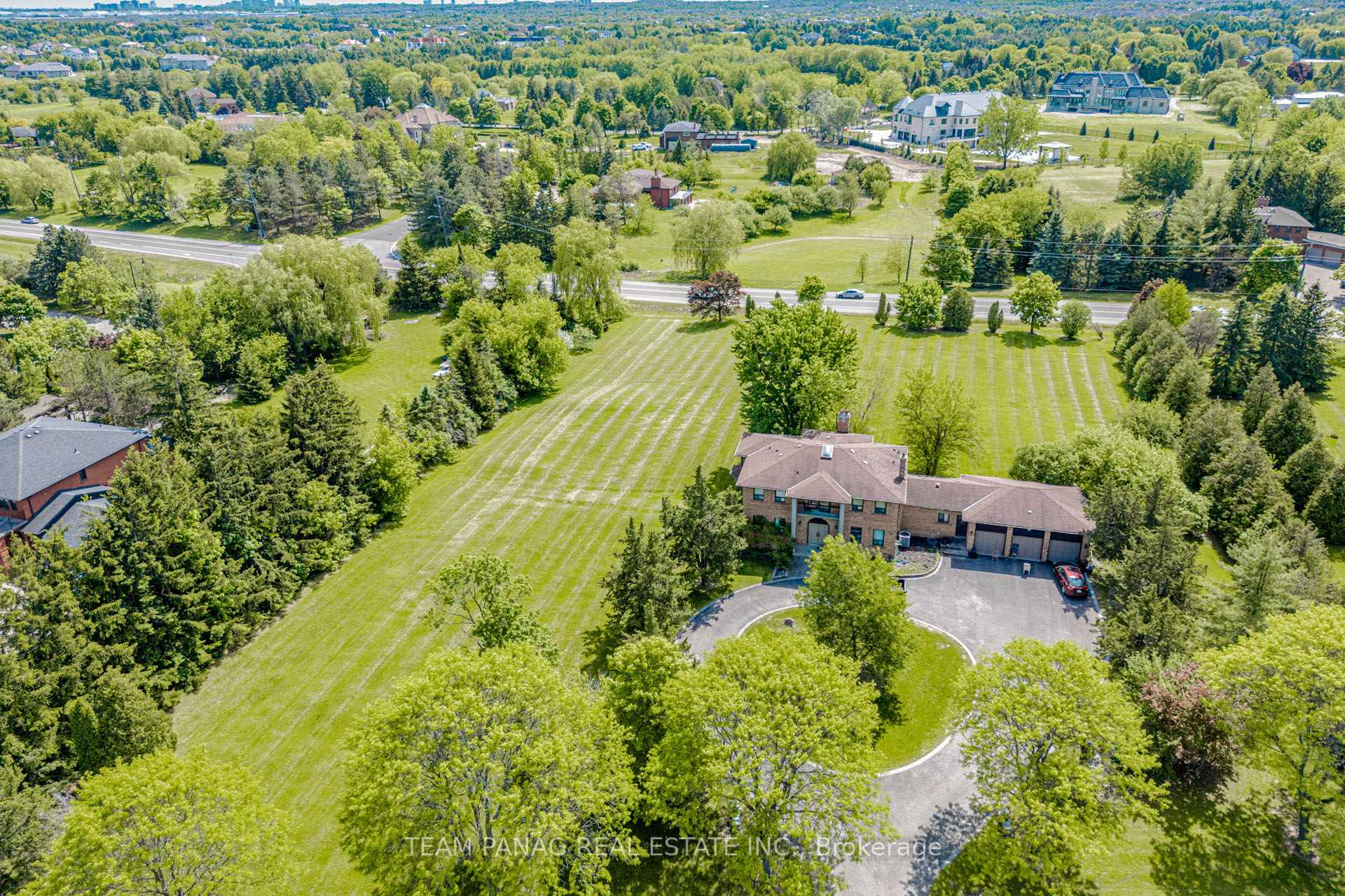 Photo 11 of 4 Forestbrook Court, Brampton, Toronto Gore Rural Estate — HOMEH