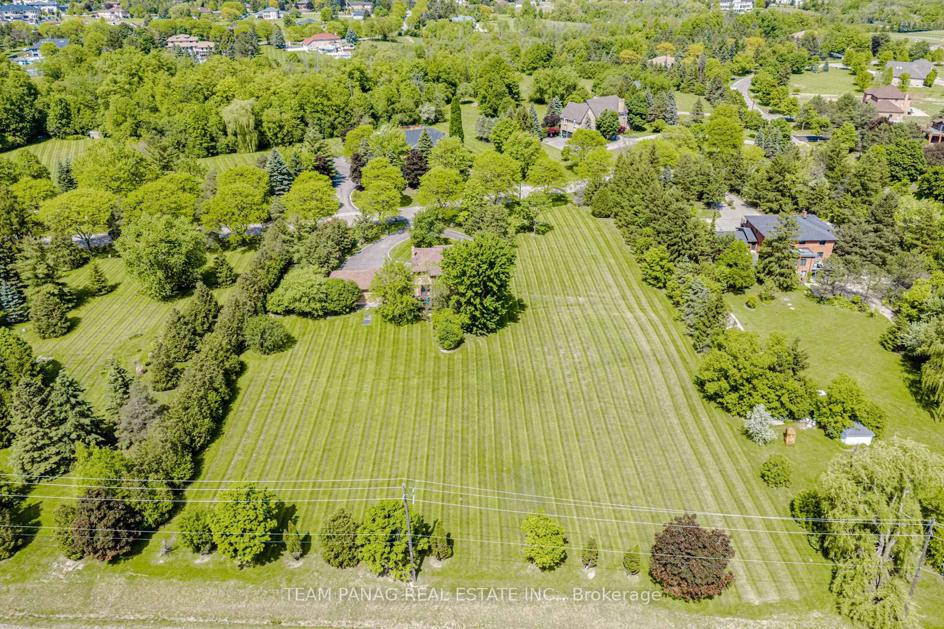 Photo 12 of 4 Forestbrook Court, Brampton, Toronto Gore Rural Estate — HOMEH