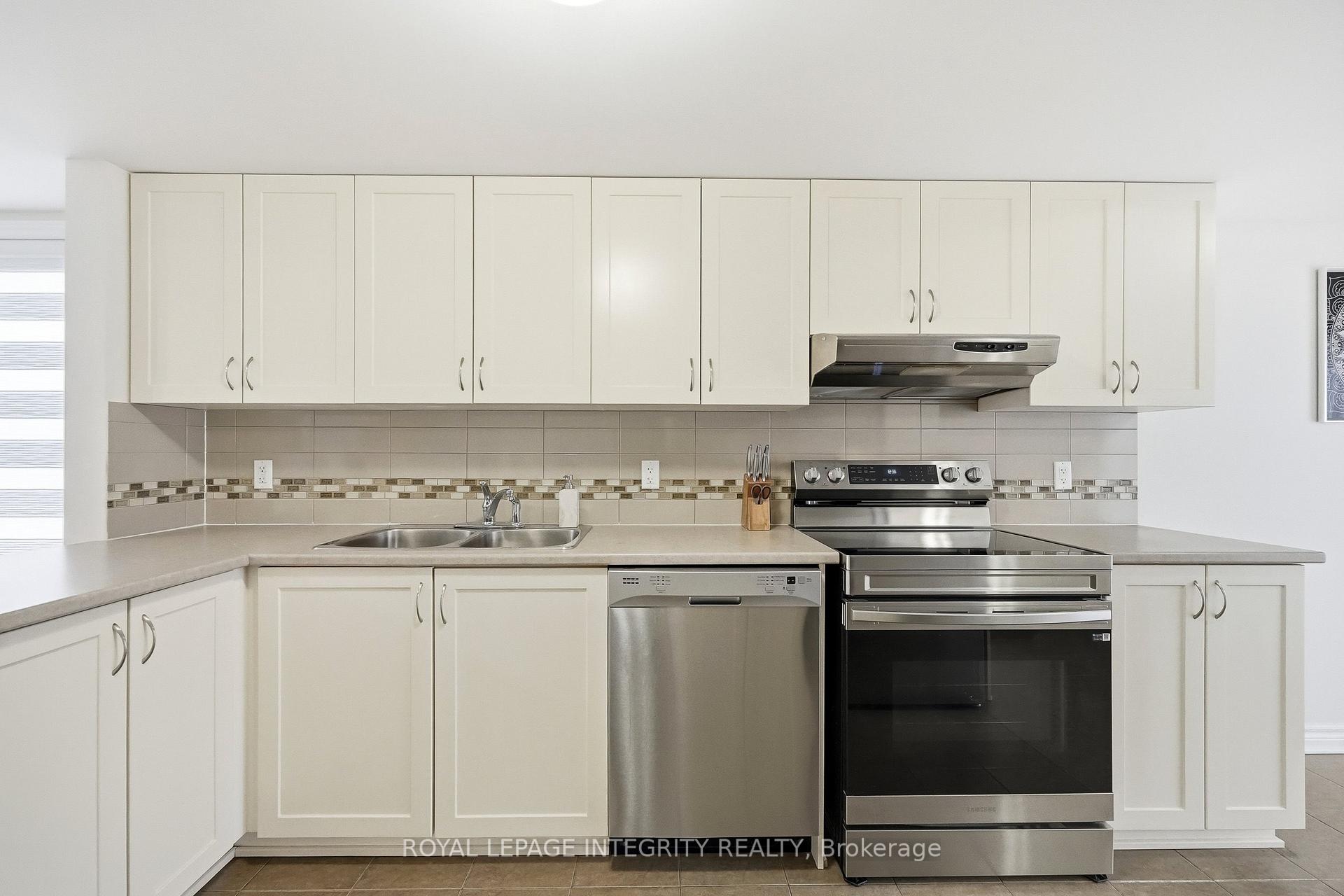 Photo 8 of 2341 Esprit Drive, Ottawa, Avalon East — HOMEH