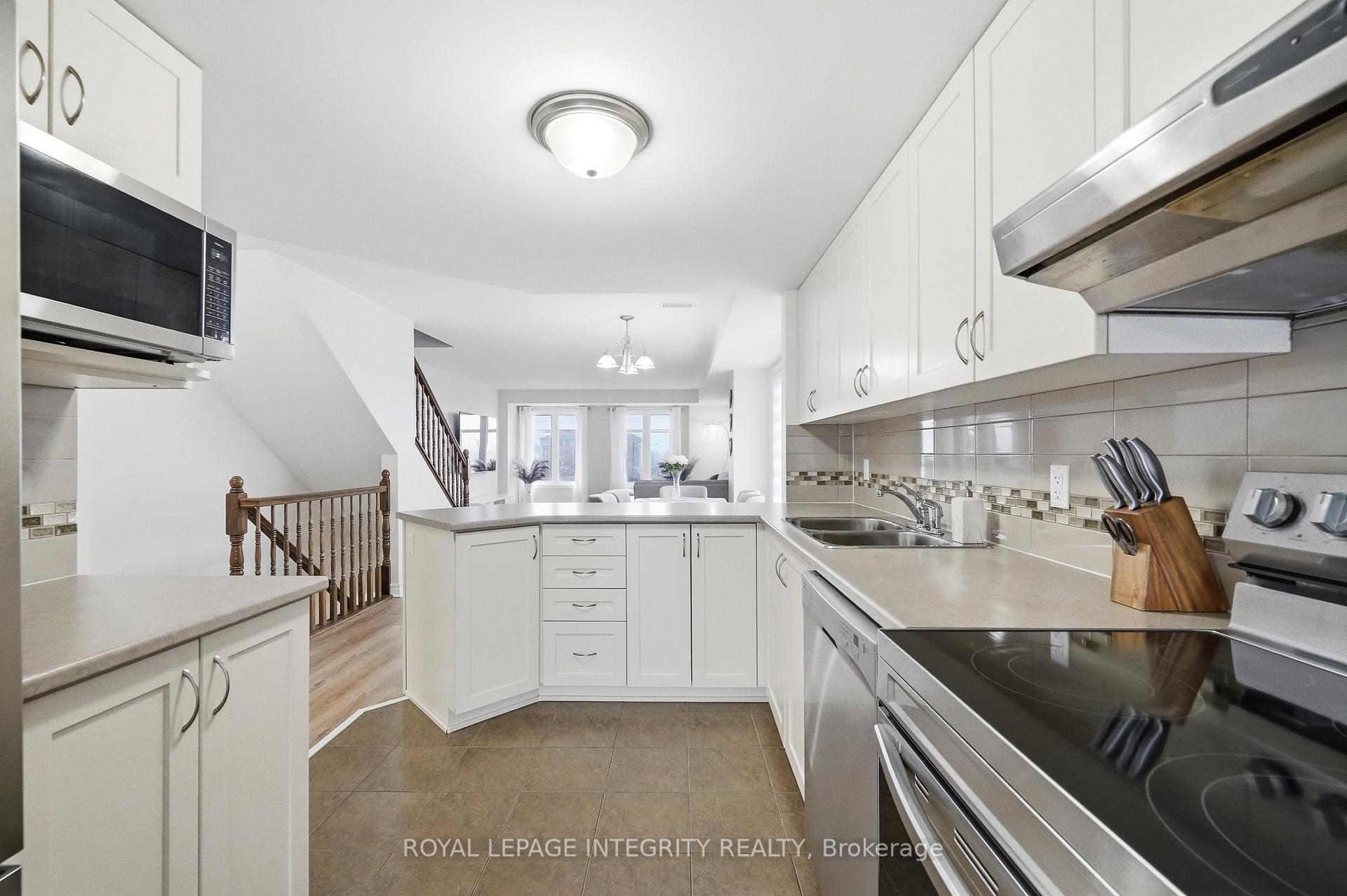 Photo 9 of 2341 Esprit Drive, Ottawa, Avalon East — HOMEH