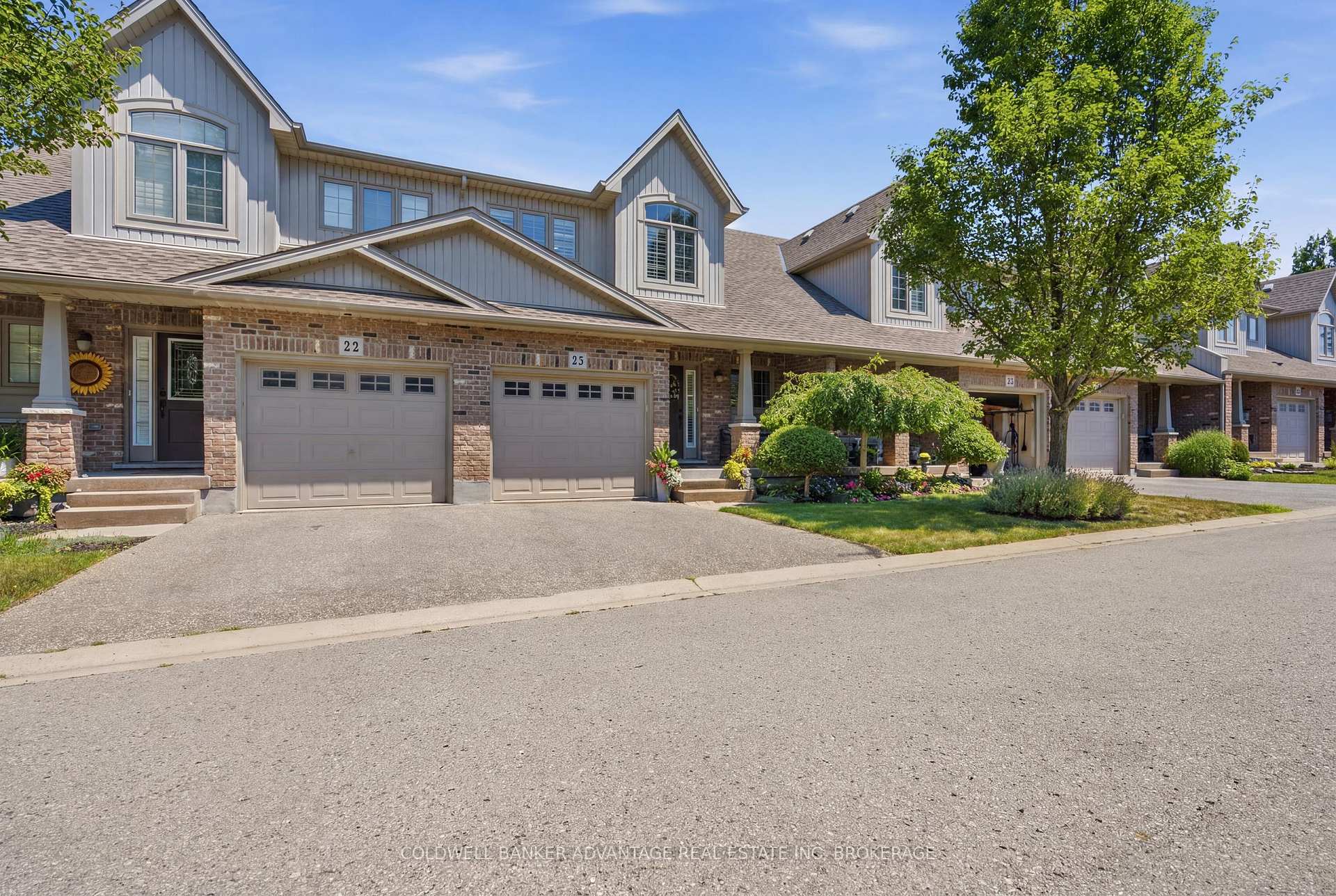 Photo 2 of Unit 23, 7 Gibson Place, St. Catharines, Downtown — HOMEH
