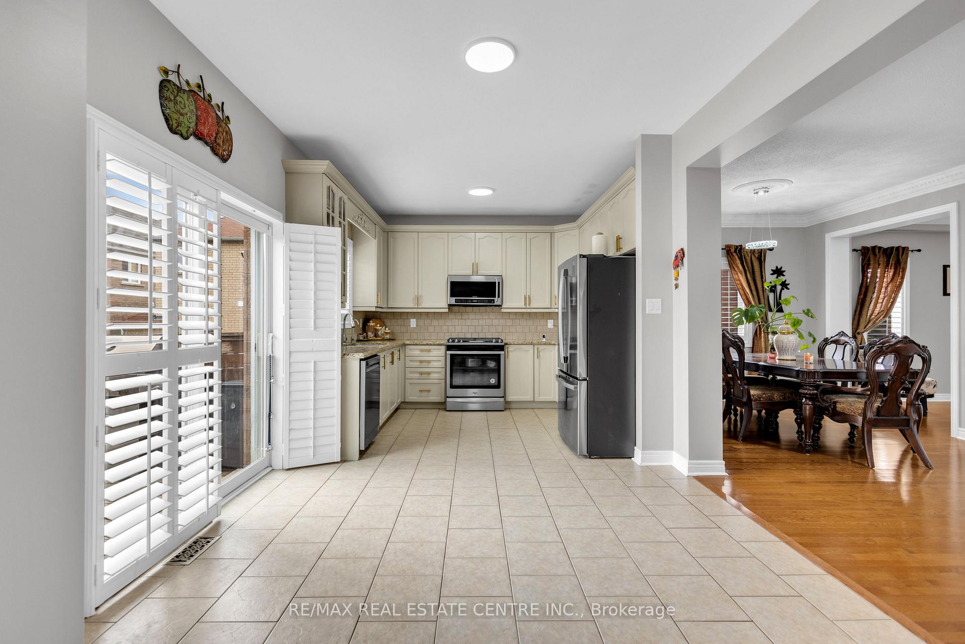 Photo 5 of 20 Sparhill Street, Brampton, Sandringham-Wellington — HOMEH