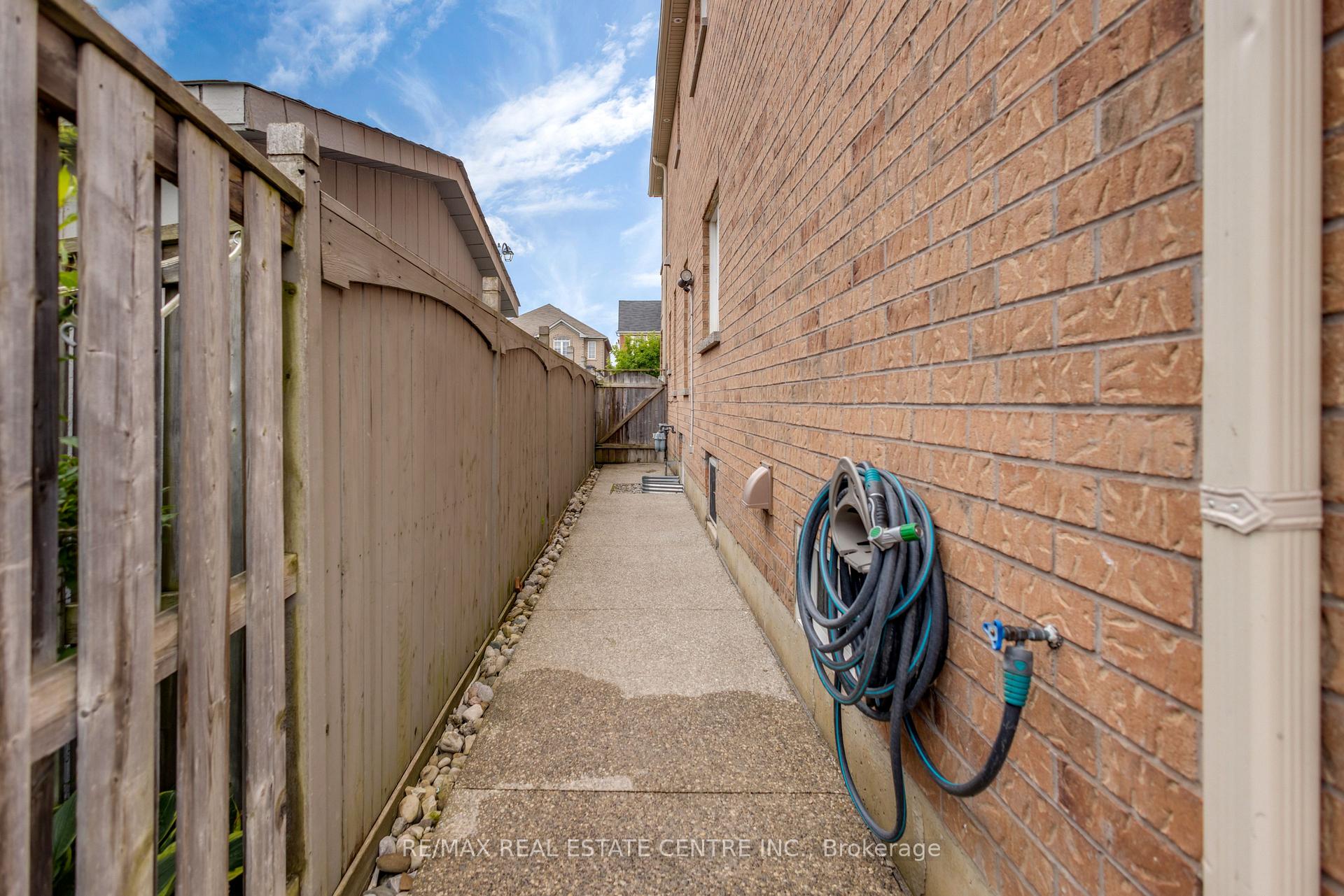 Photo 49 of 20 Sparhill Street, Brampton, Sandringham-Wellington — HOMEH