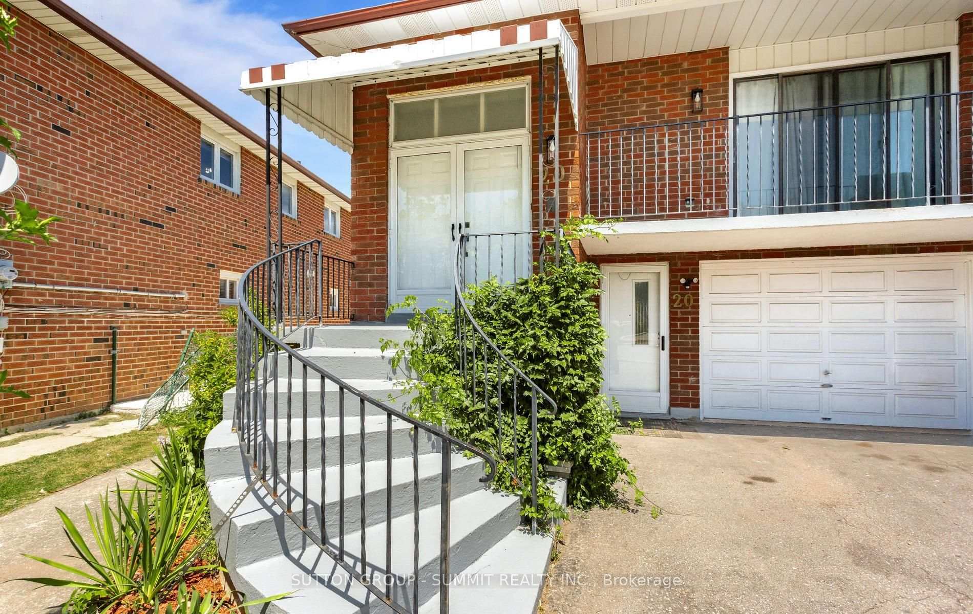 Photo 4 of 20 Sawmill Road, North York, Glenfield-Jane Heights — HOMEH