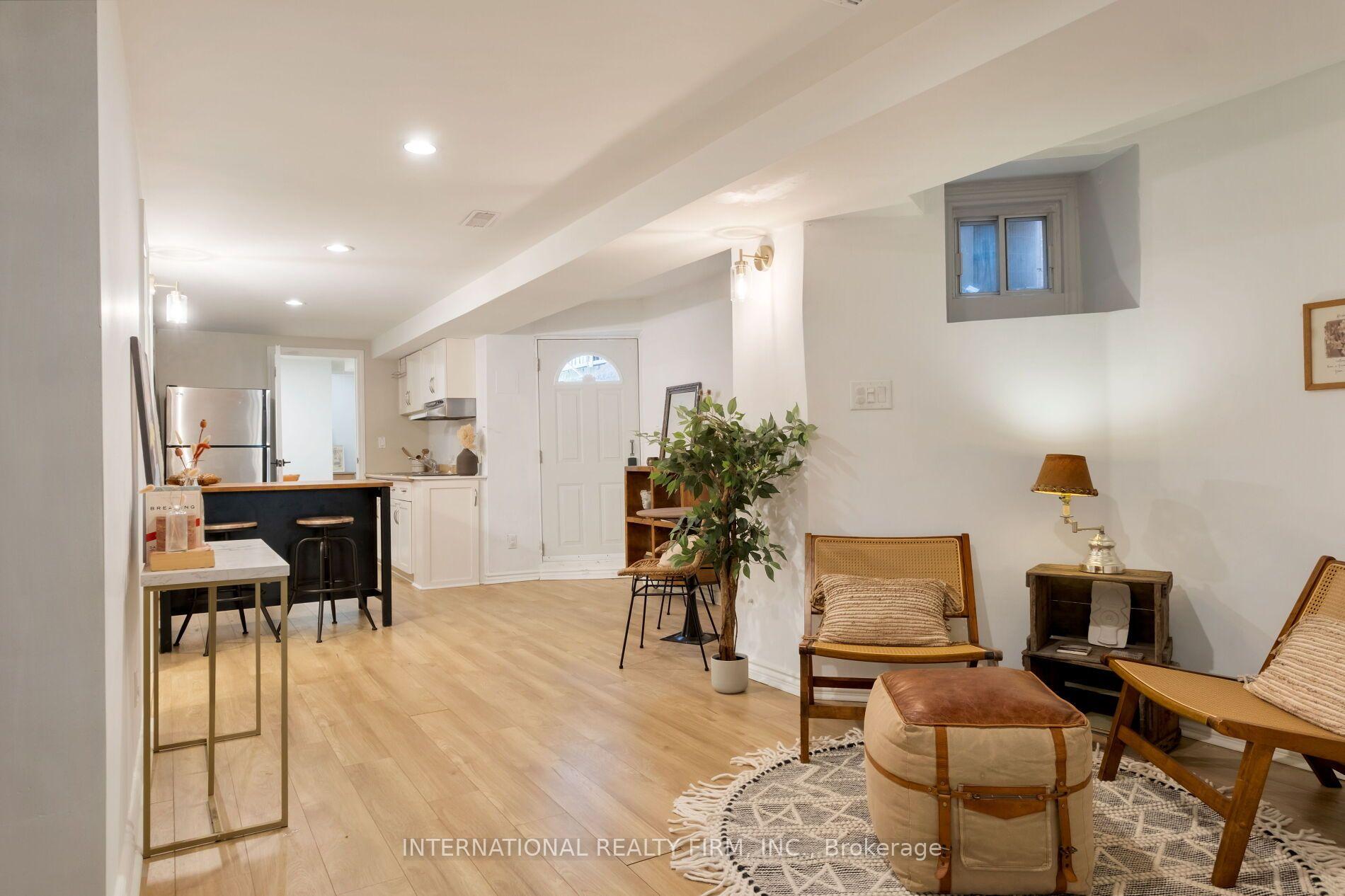 Photo 3 of 319 Markham Street, Toronto, Palmerston-Little Italy — HOMEH