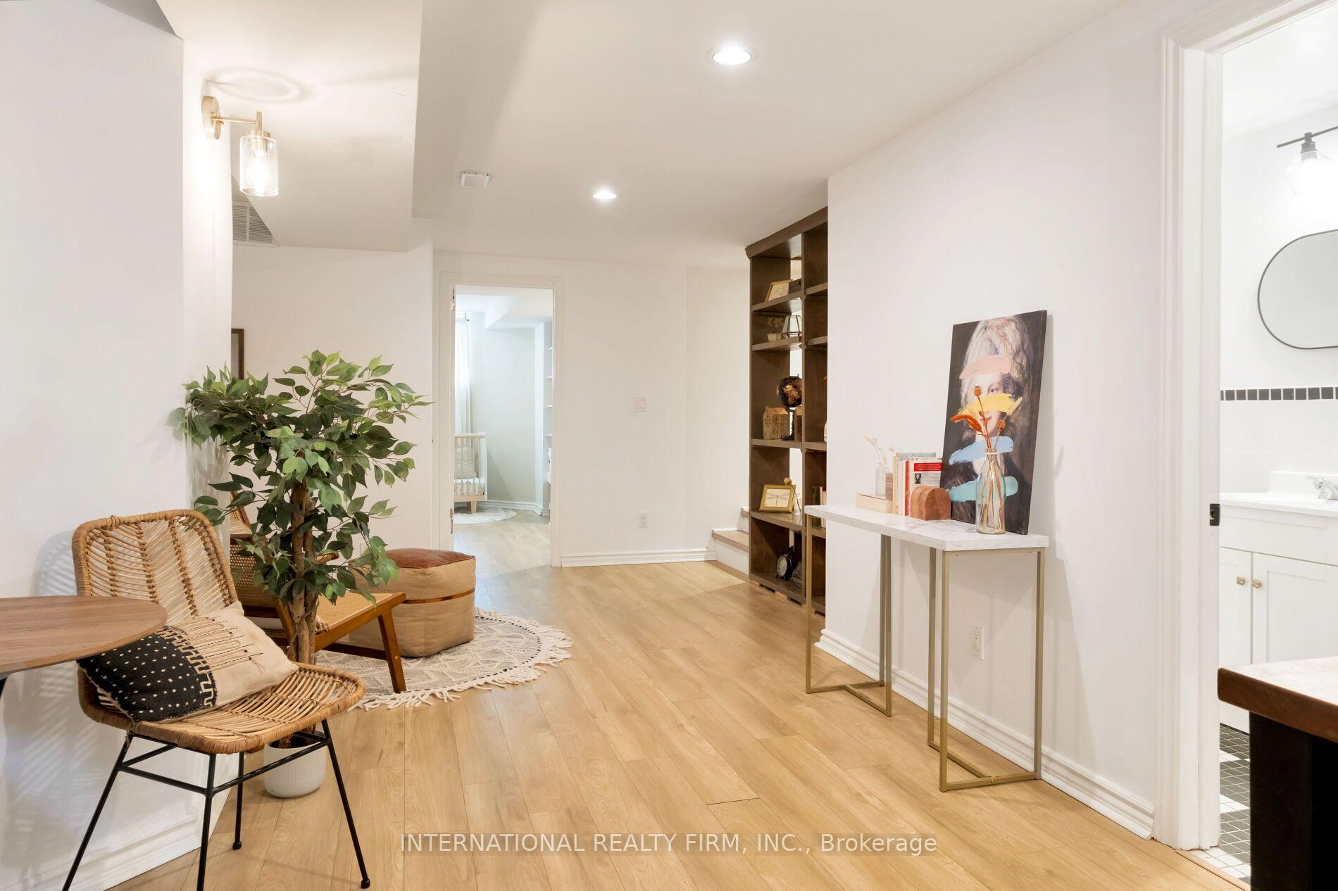 Photo 5 of 319 Markham Street, Toronto, Palmerston-Little Italy — HOMEH