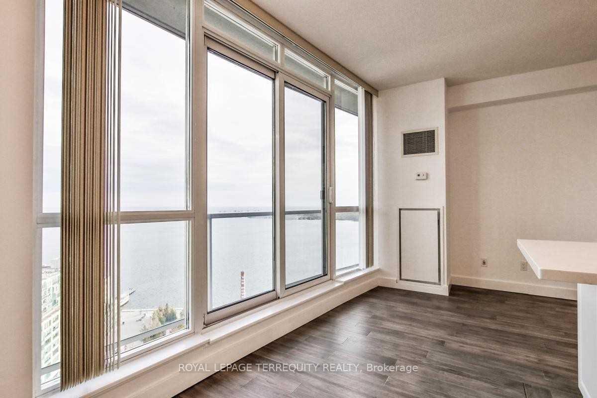 Photo 5 of Unit 2605, 218 Queens Quay W, Toronto, Waterfront Communities — HOMEH