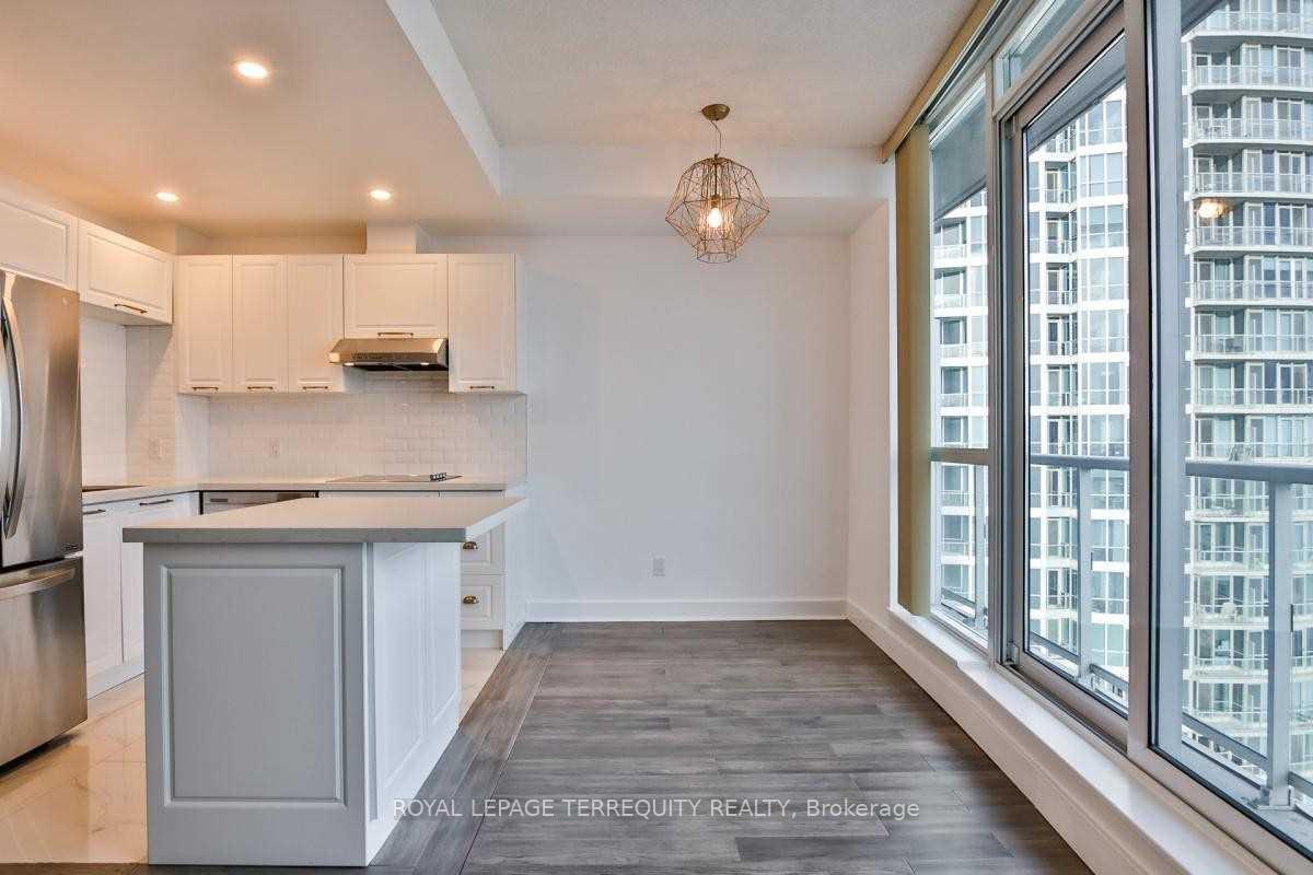 Photo 6 of Unit 2605, 218 Queens Quay W, Toronto, Waterfront Communities — HOMEH