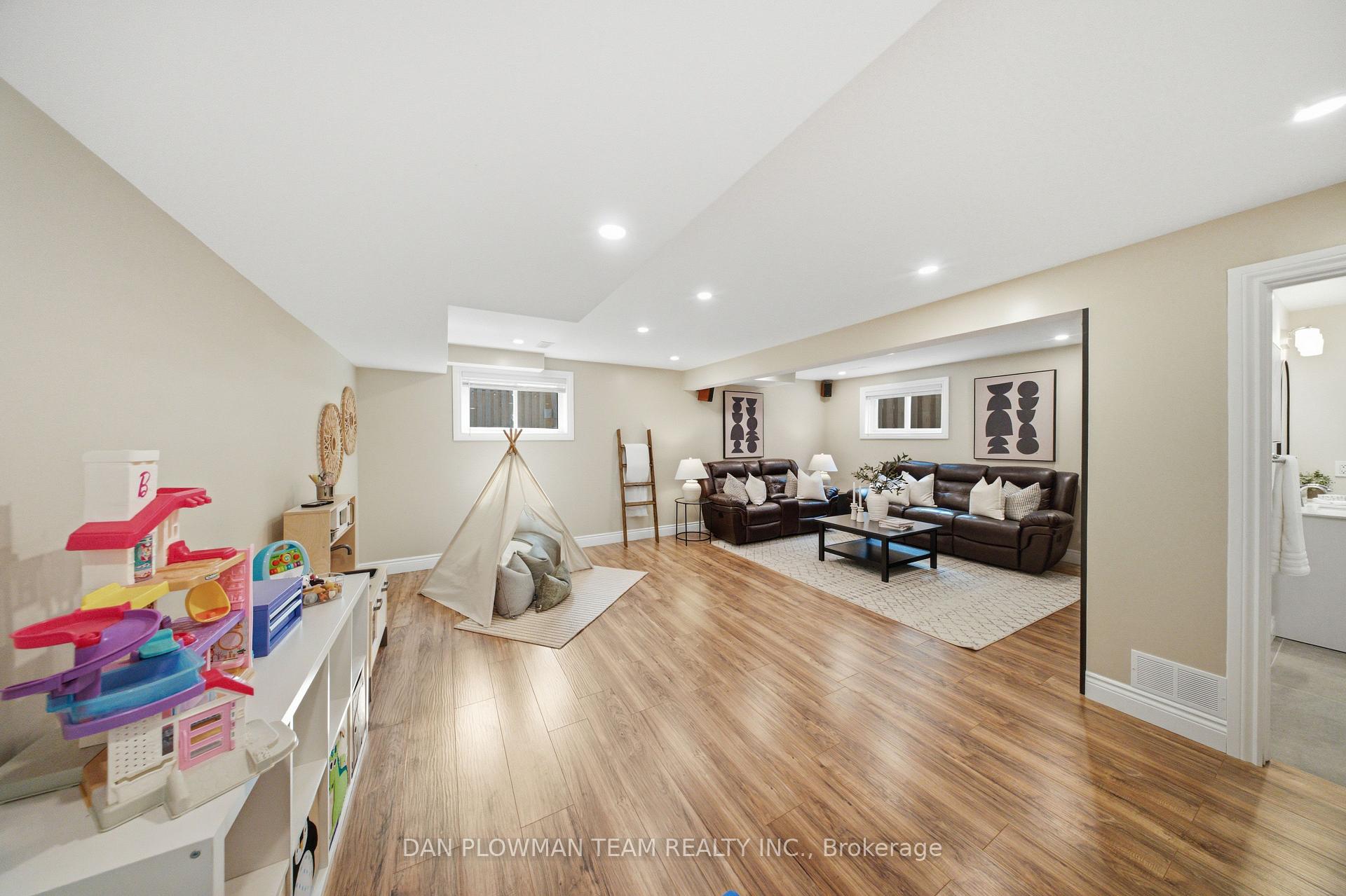 Photo 24 of 71 Prout Drive, Clarington, Bowmanville — HOMEH
