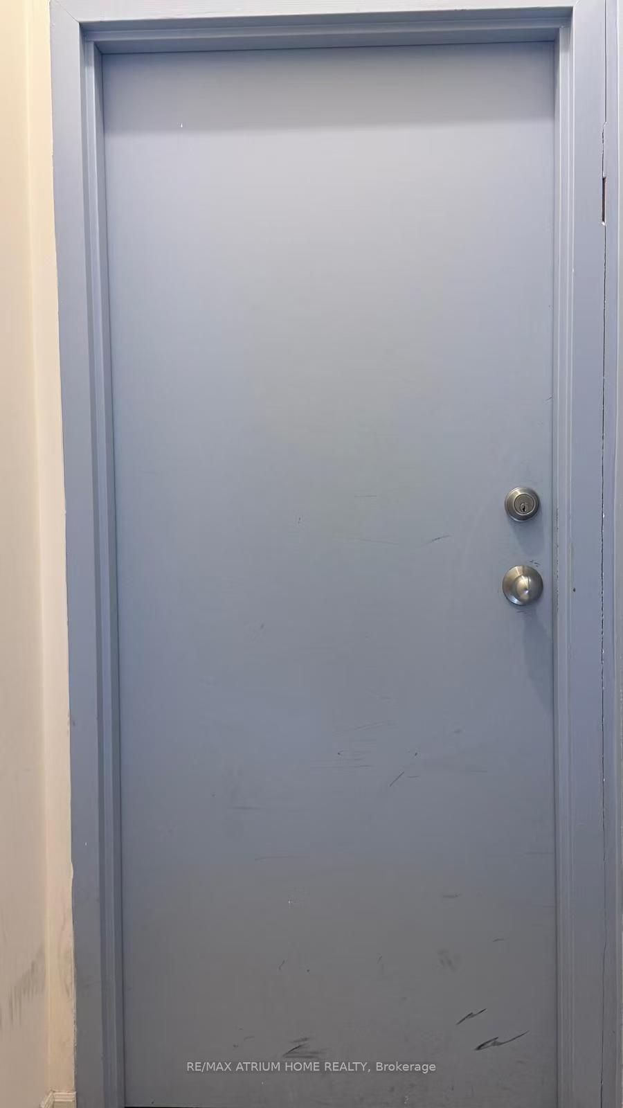 Front of Unit 201, 413 Spadina Avenue