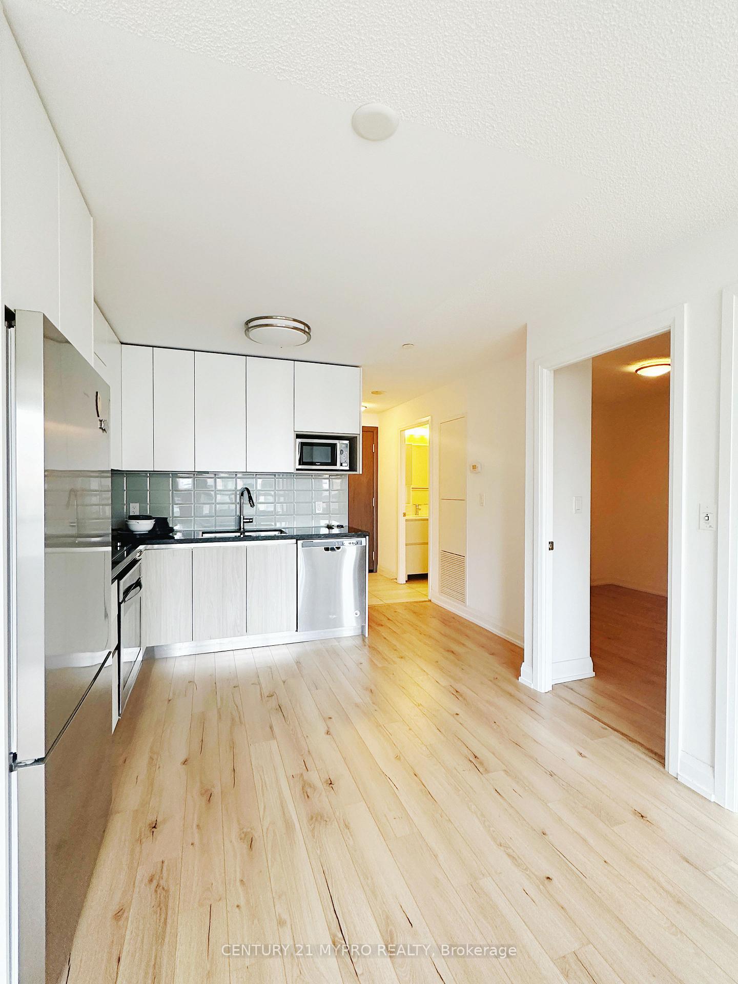 Photo 4 of Unit 725, 25 Water Walk Drive, Markham, Unionville — HOMEH