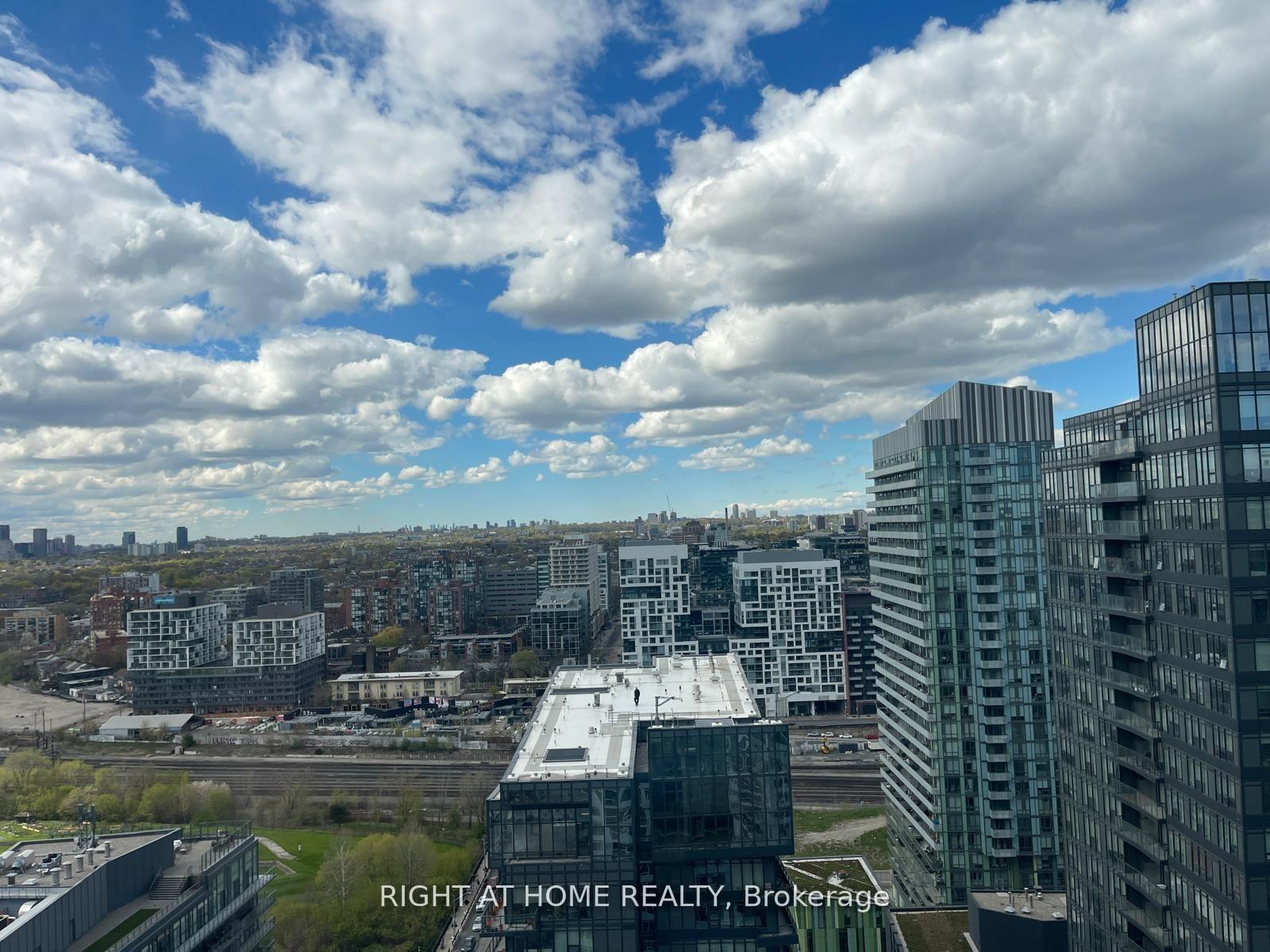 Photo 3 of Unit 3205, 19 Bathurst Street, Toronto, Waterfront Communities — HOMEH