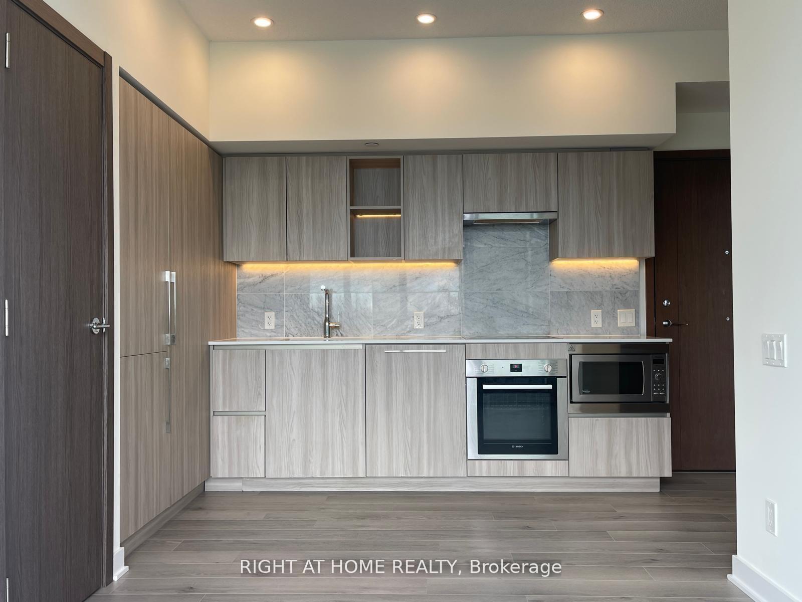 Photo 5 of Unit 3205, 19 Bathurst Street, Toronto, Waterfront Communities — HOMEH