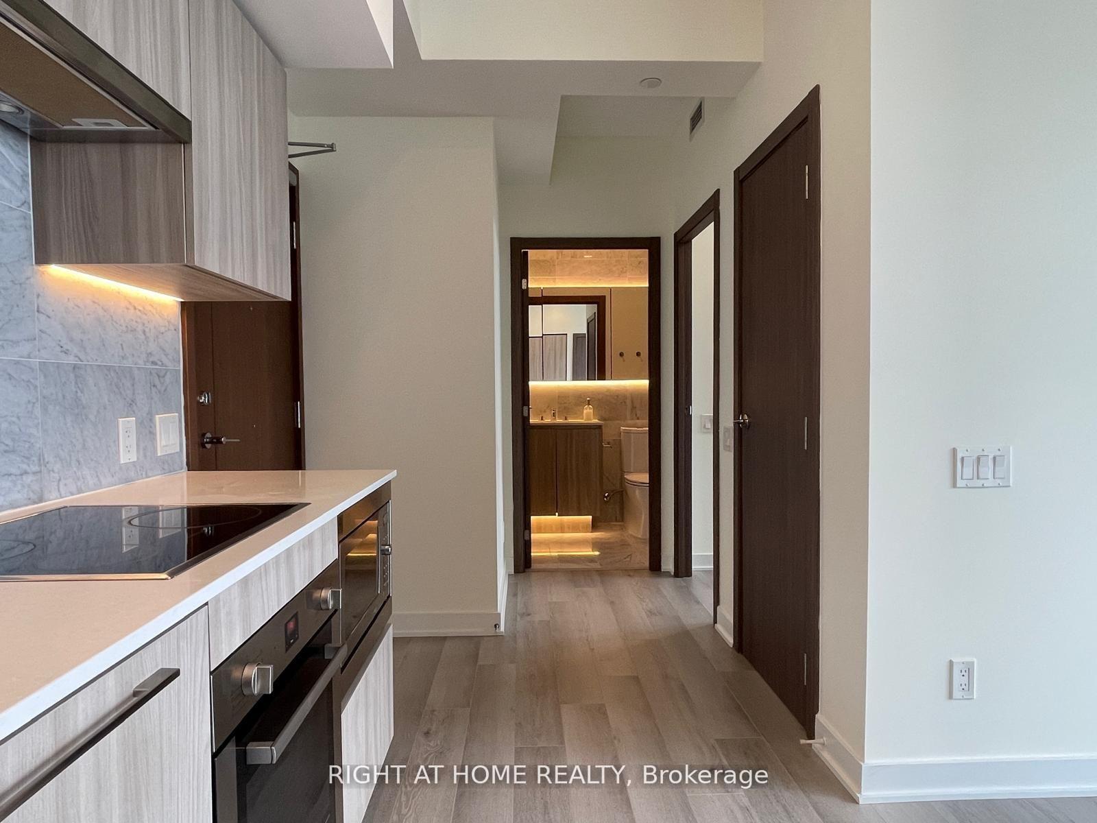 Photo 8 of Unit 3205, 19 Bathurst Street, Toronto, Waterfront Communities — HOMEH