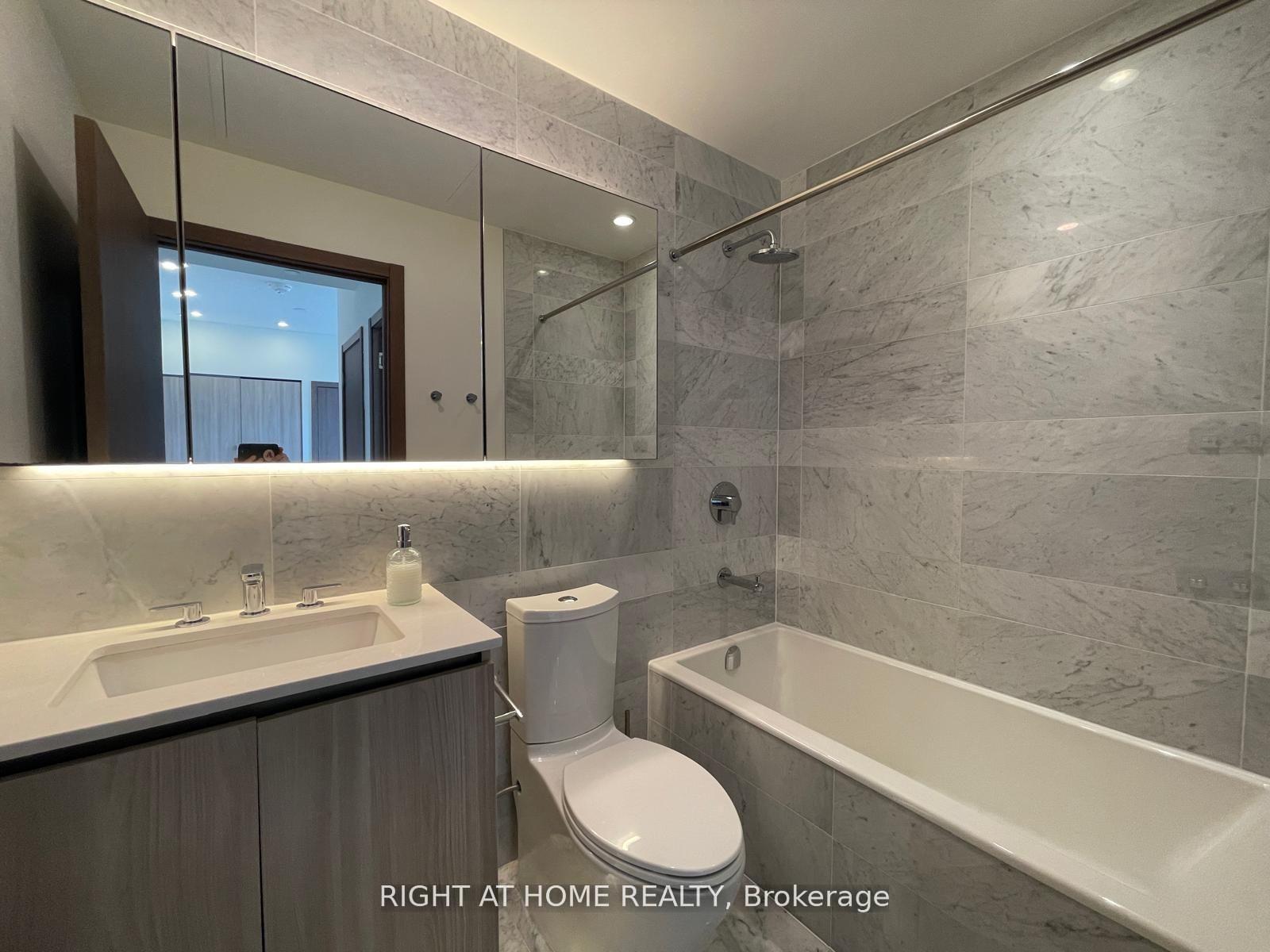 Photo 13 of Unit 3205, 19 Bathurst Street, Toronto, Waterfront Communities — HOMEH