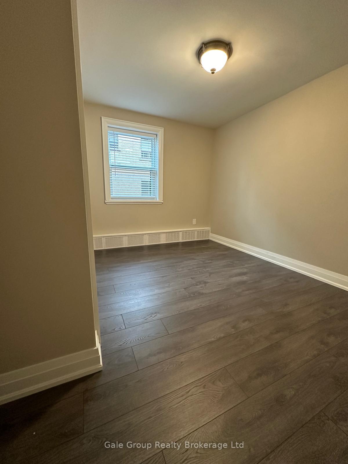 Photo 3 of Unit Unit 2, 27 Paisley Boulevard, Mississauga, Cooksville — HOMEH