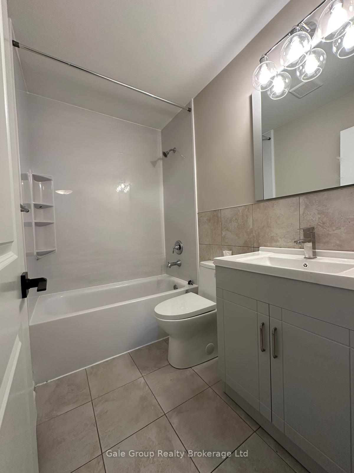 Photo 4 of Unit Unit 2, 27 Paisley Boulevard, Mississauga, Cooksville — HOMEH