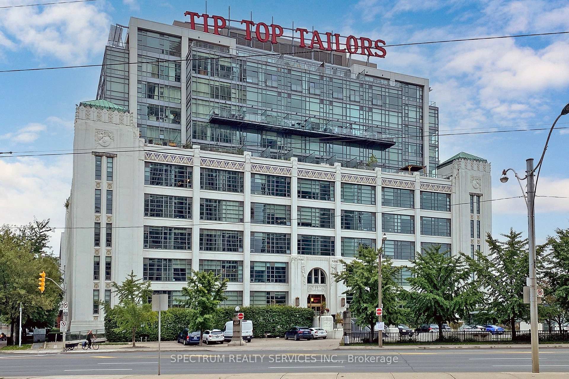 Front of Unit 328, 637 Lake Shore Boulevard