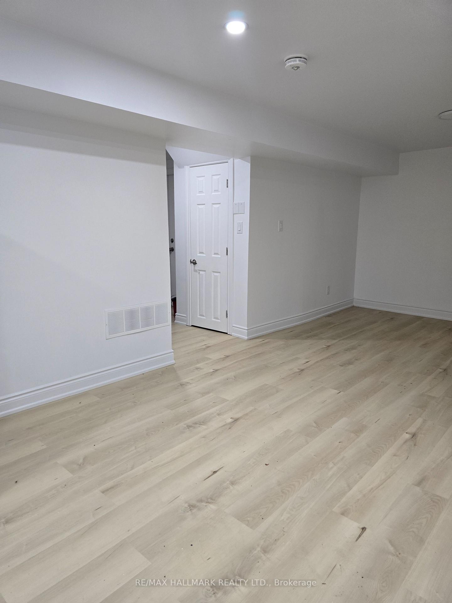 Photo 2 of Unit (Basement), 262 Lupin Drive, Whitby, Downtown Whitby — HOMEH