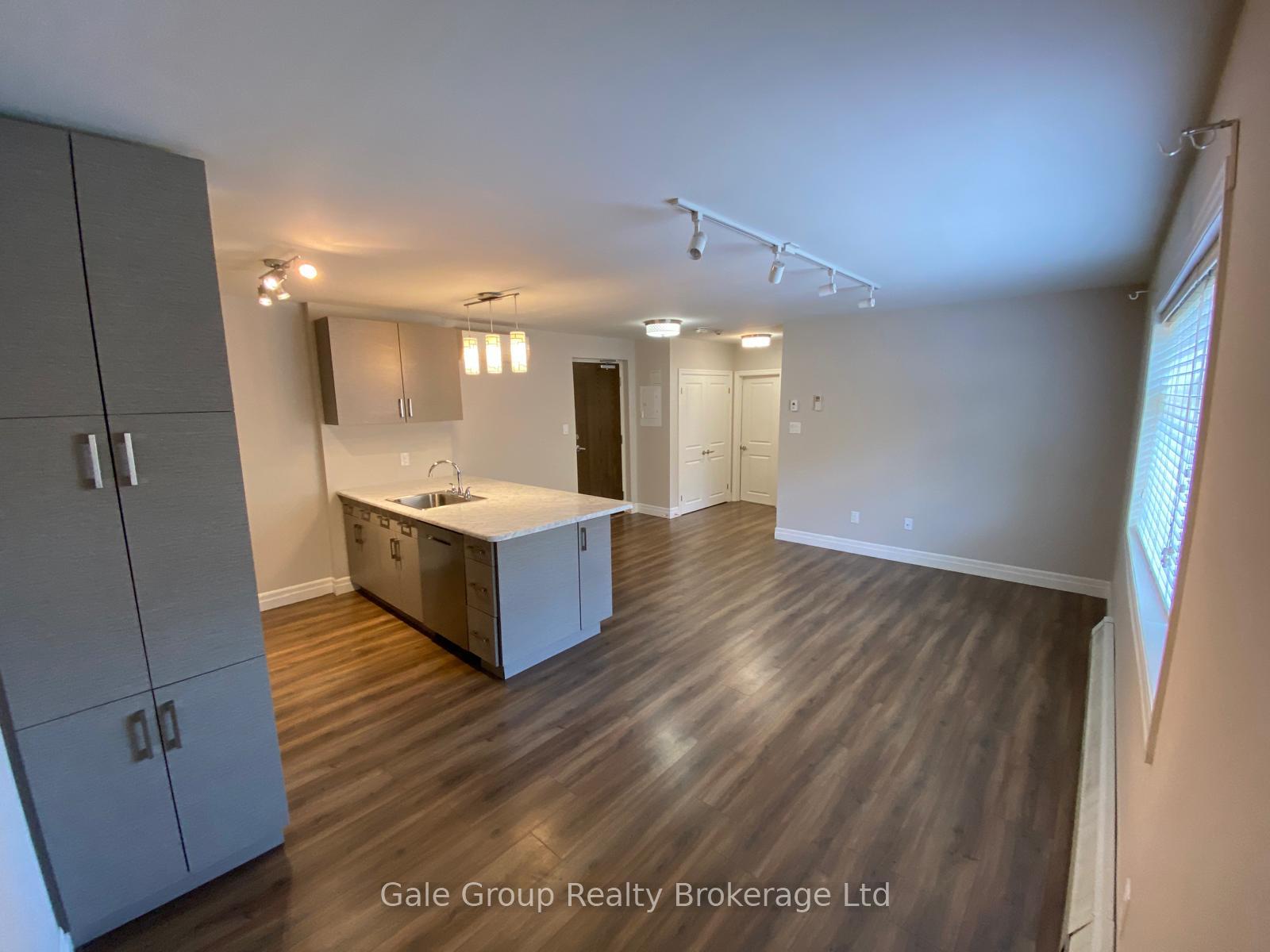 Photo 4 of Unit 102, 5 Paisley Boulevard E, Mississauga, Cooksville — HOMEH