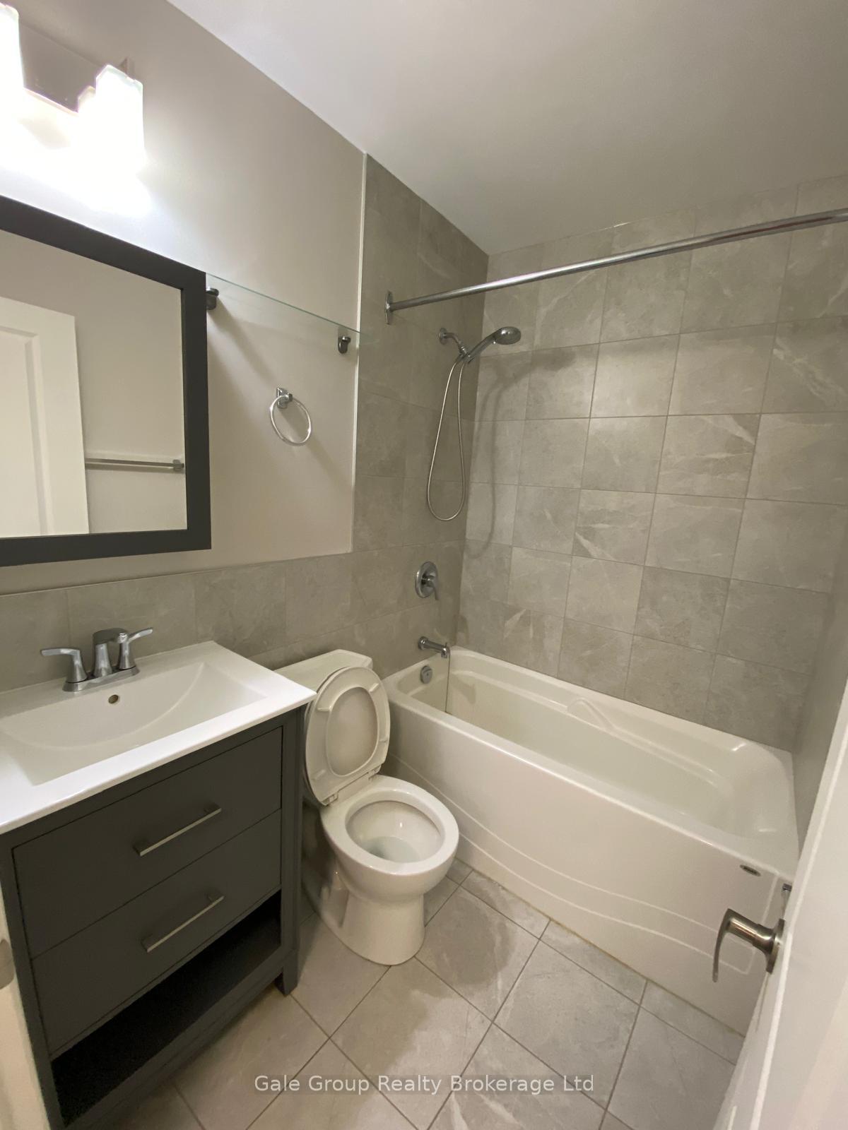Photo 7 of Unit 102, 5 Paisley Boulevard E, Mississauga, Cooksville — HOMEH