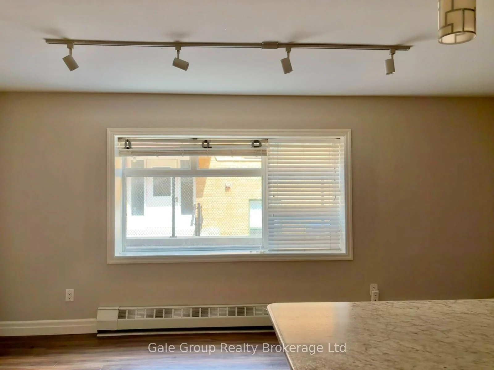 Photo 13 of Unit 102, 5 Paisley Boulevard E, Mississauga, Cooksville — HOMEH