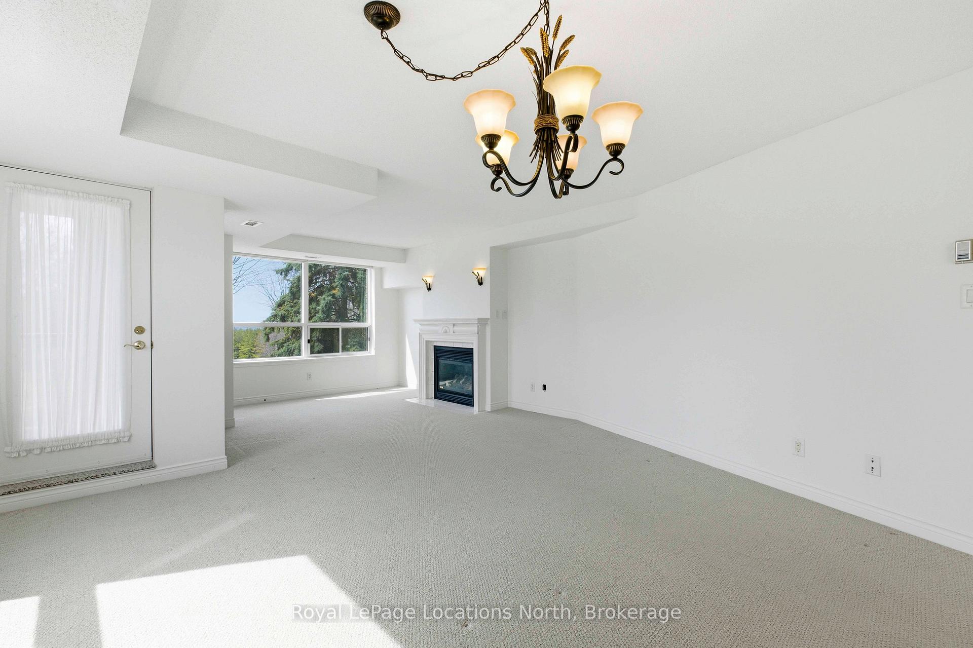Photo 5 of Unit 213, 4 Briar Hill Heights, New Tecumseth, Rural New Tecumseth — HOMEH