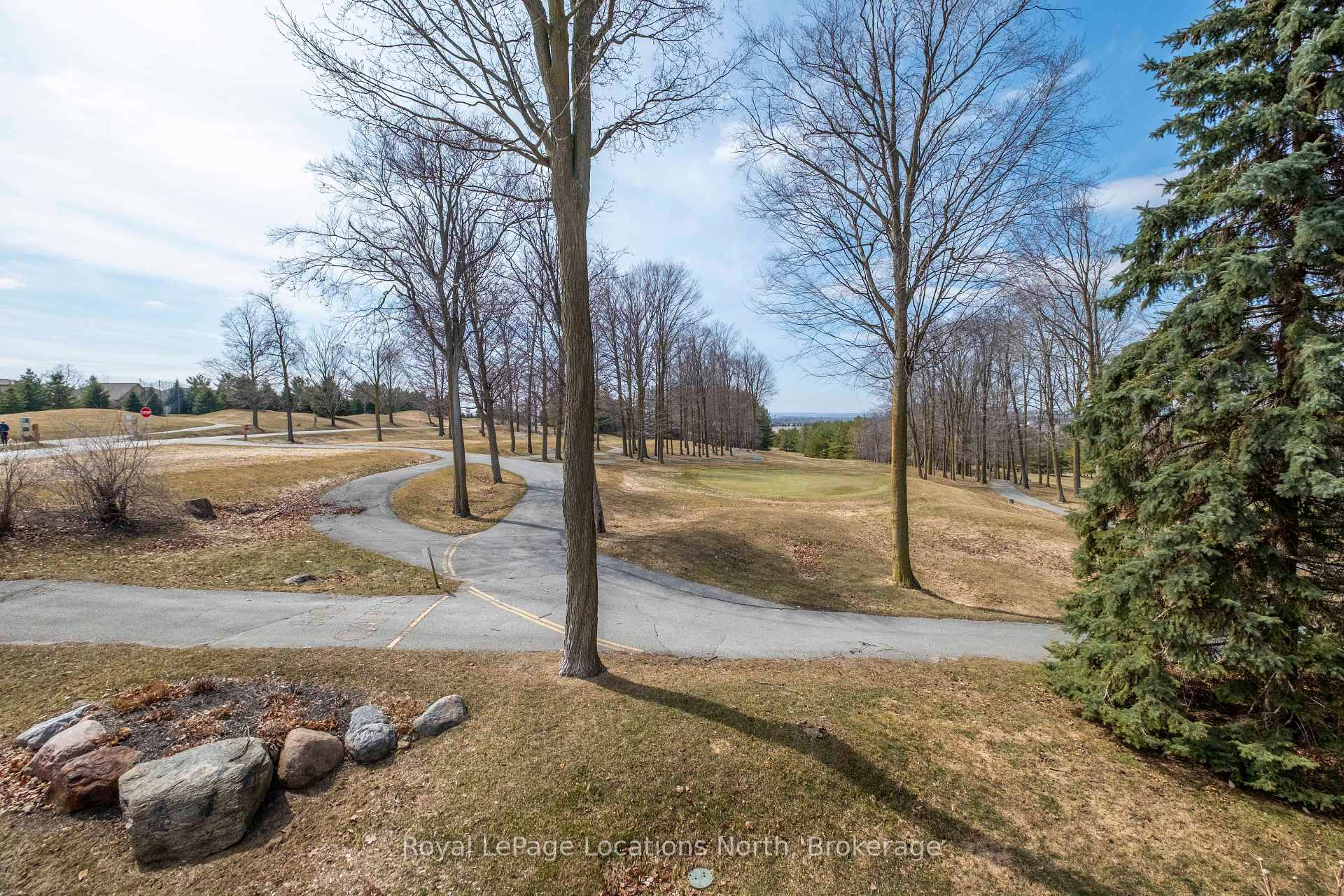 Photo 12 of Unit 213, 4 Briar Hill Heights, New Tecumseth, Rural New Tecumseth — HOMEH