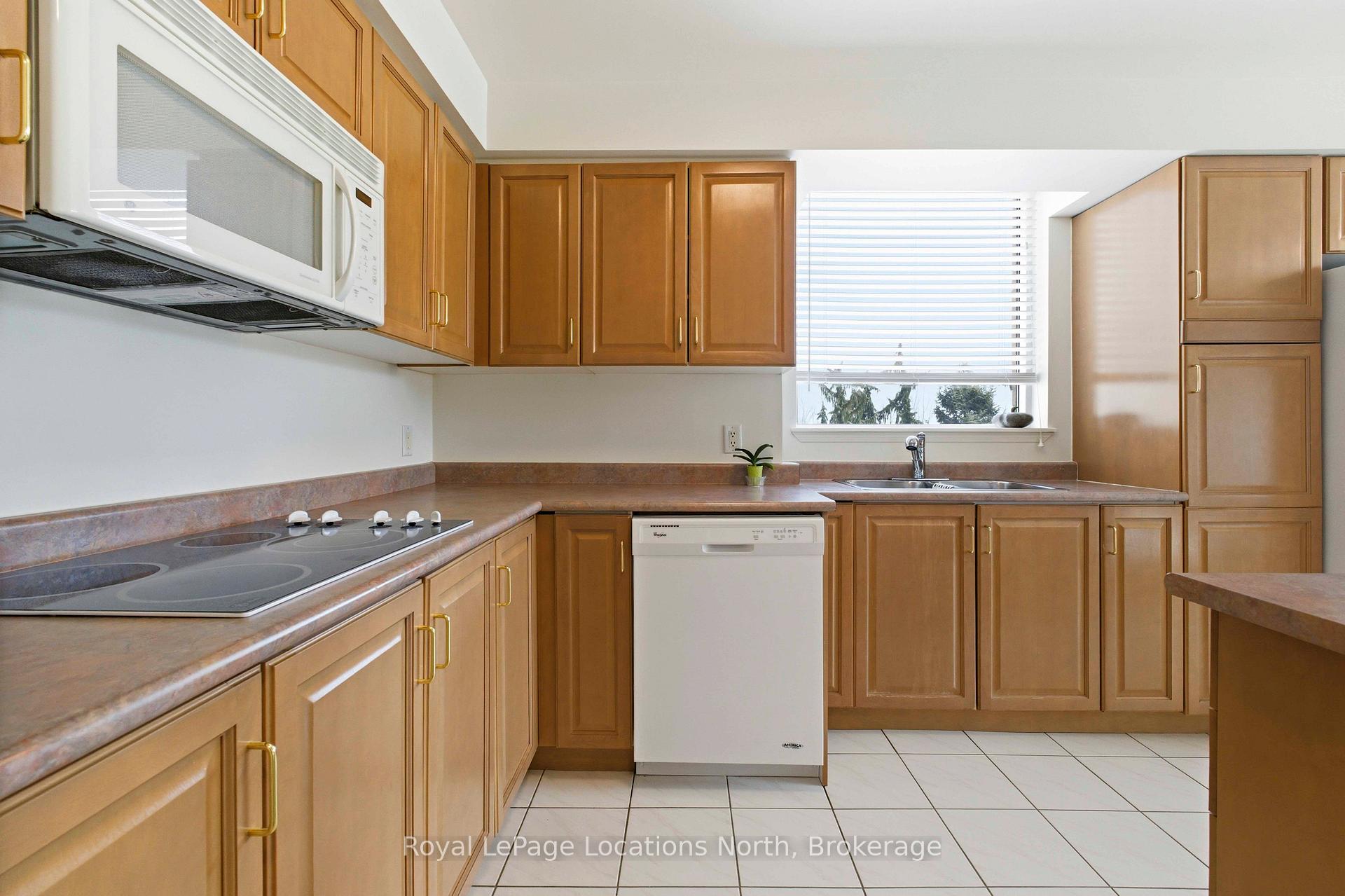 Photo 15 of Unit 213, 4 Briar Hill Heights, New Tecumseth, Rural New Tecumseth — HOMEH