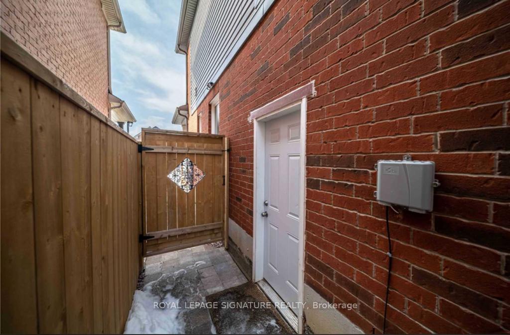 Photo 4 of 1607 Rockaway Street, Oshawa, Taunton — HOMEH
