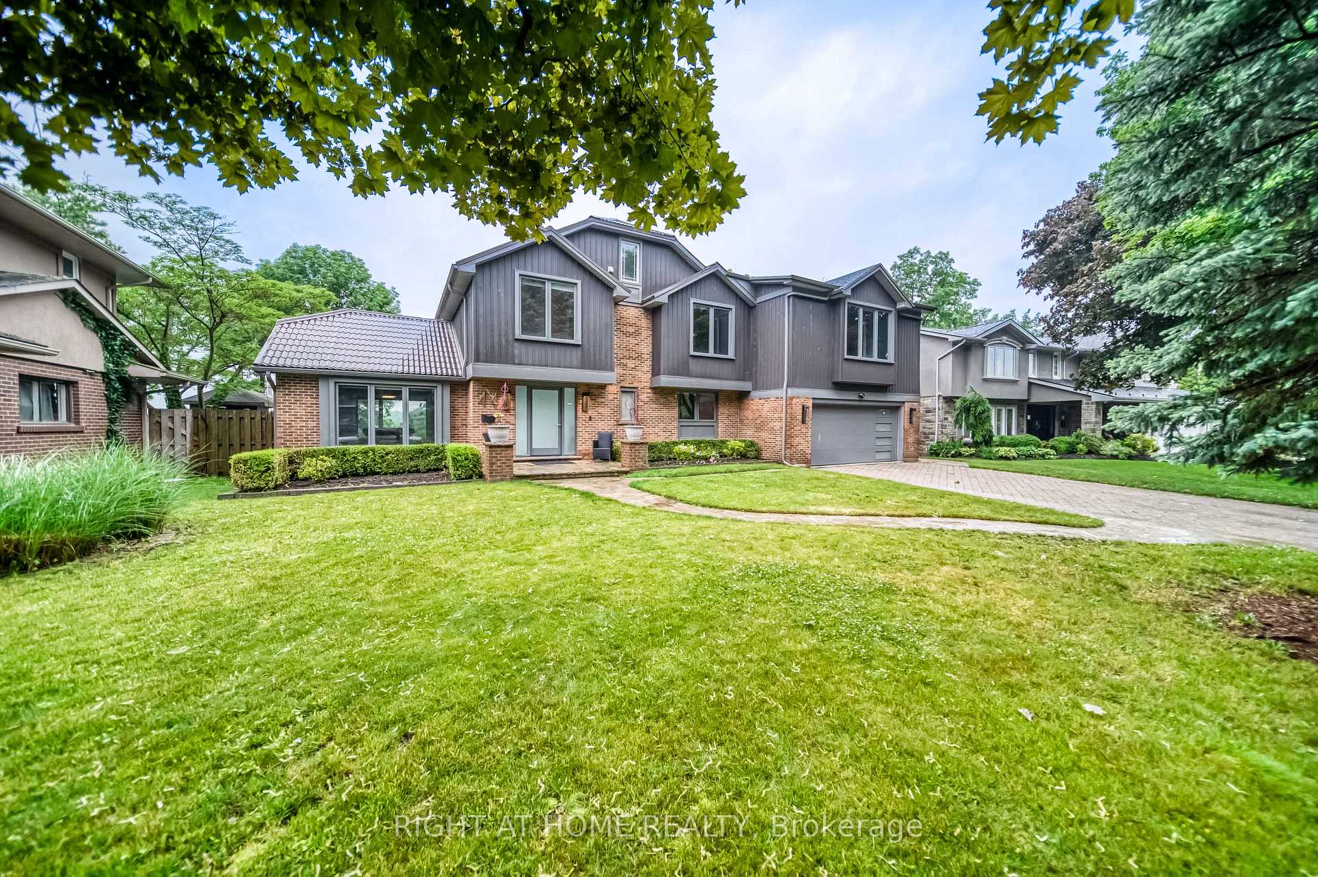 Photo 4 of 44 Royal Henley Boulevard, St. Catharines, Martindale Pond — HOMEH