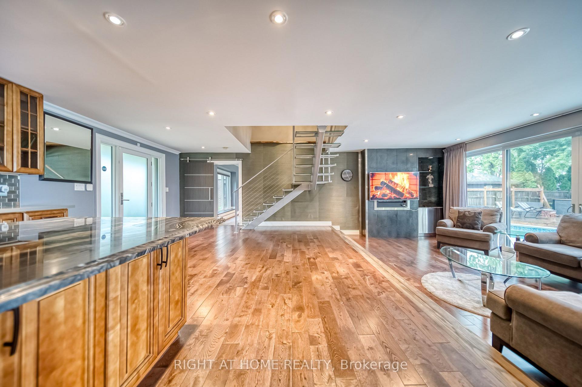 Photo 10 of 44 Royal Henley Boulevard, St. Catharines, Martindale Pond — HOMEH