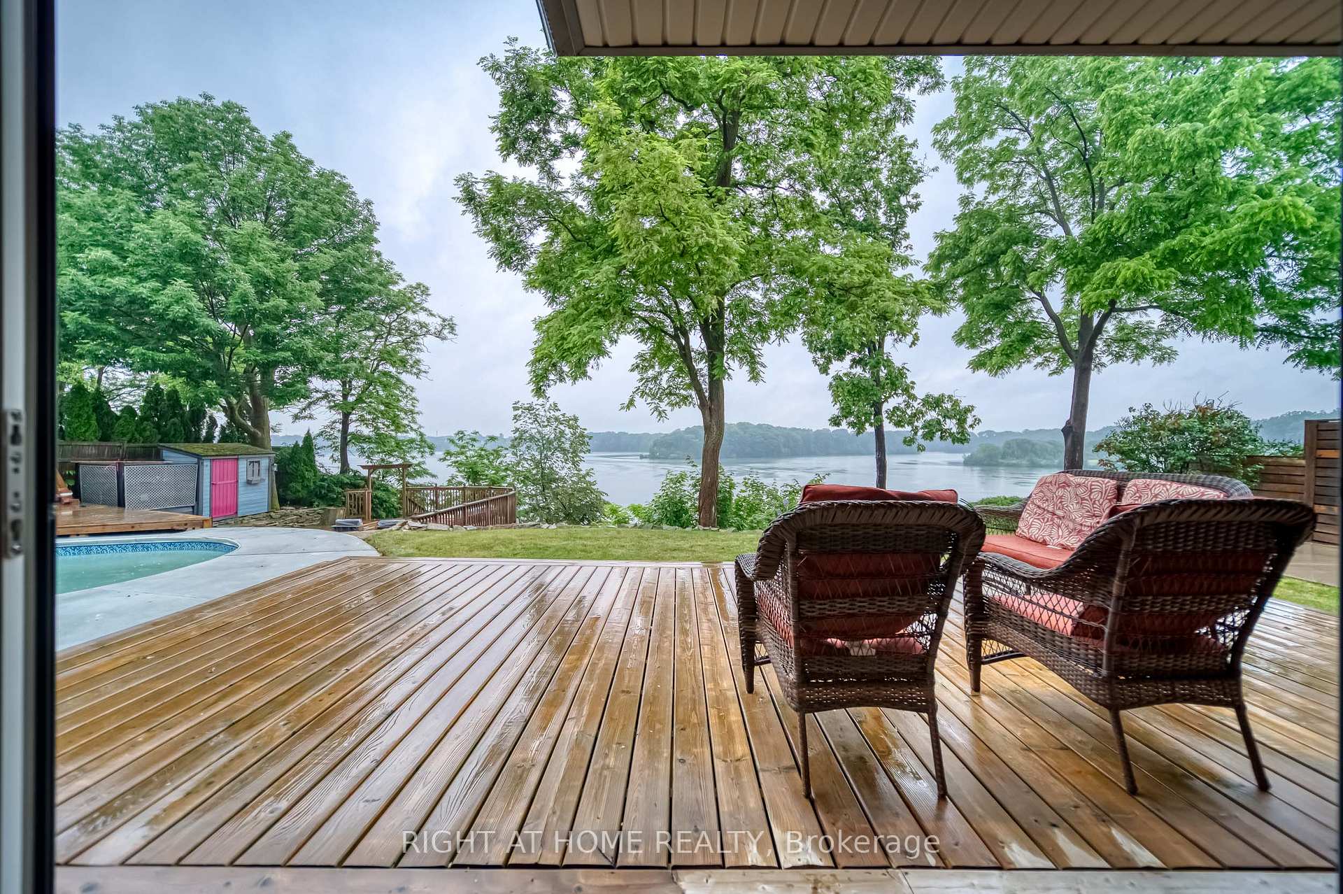 Photo 17 of 44 Royal Henley Boulevard, St. Catharines, Martindale Pond — HOMEH