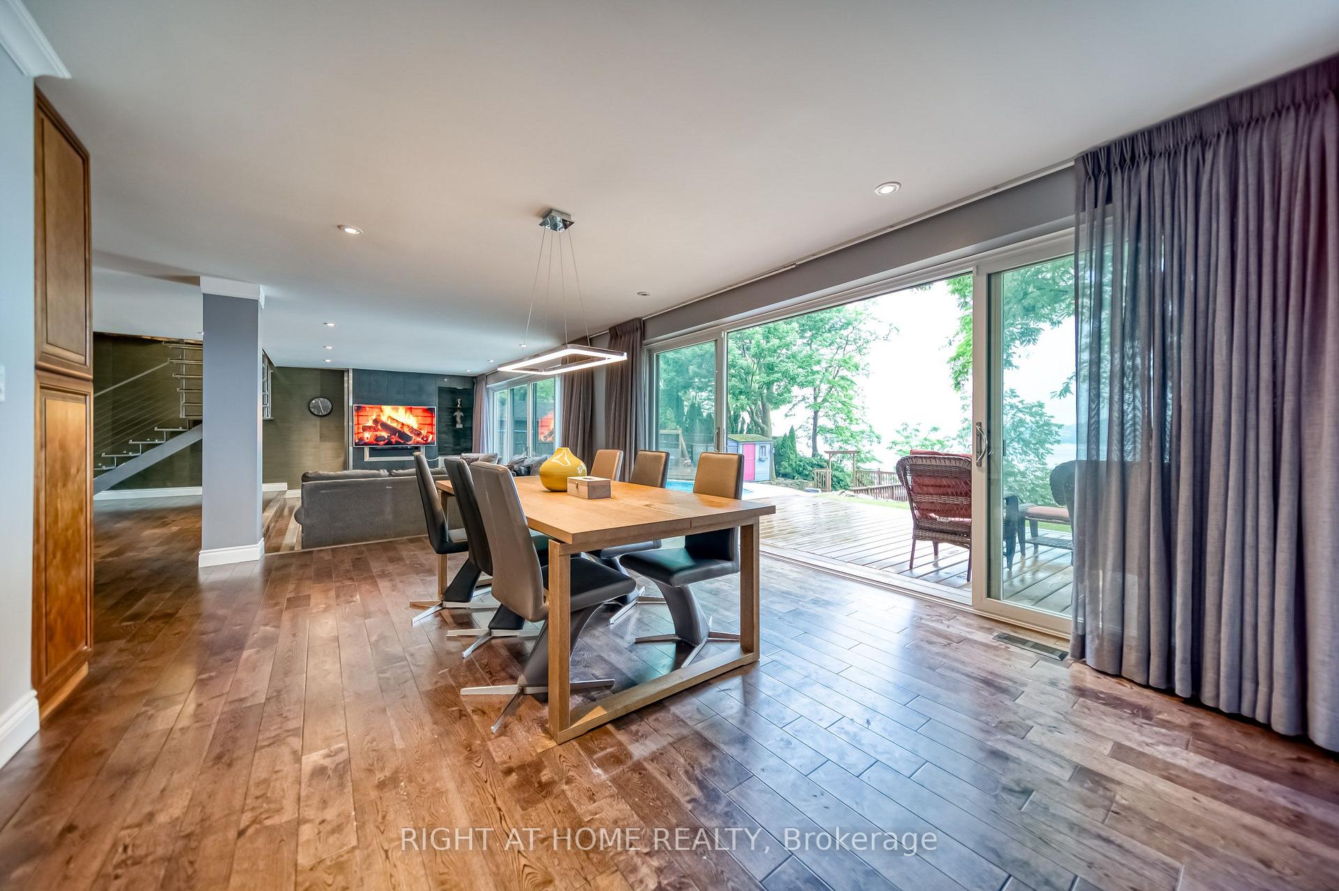 Photo 19 of 44 Royal Henley Boulevard, St. Catharines, Martindale Pond — HOMEH