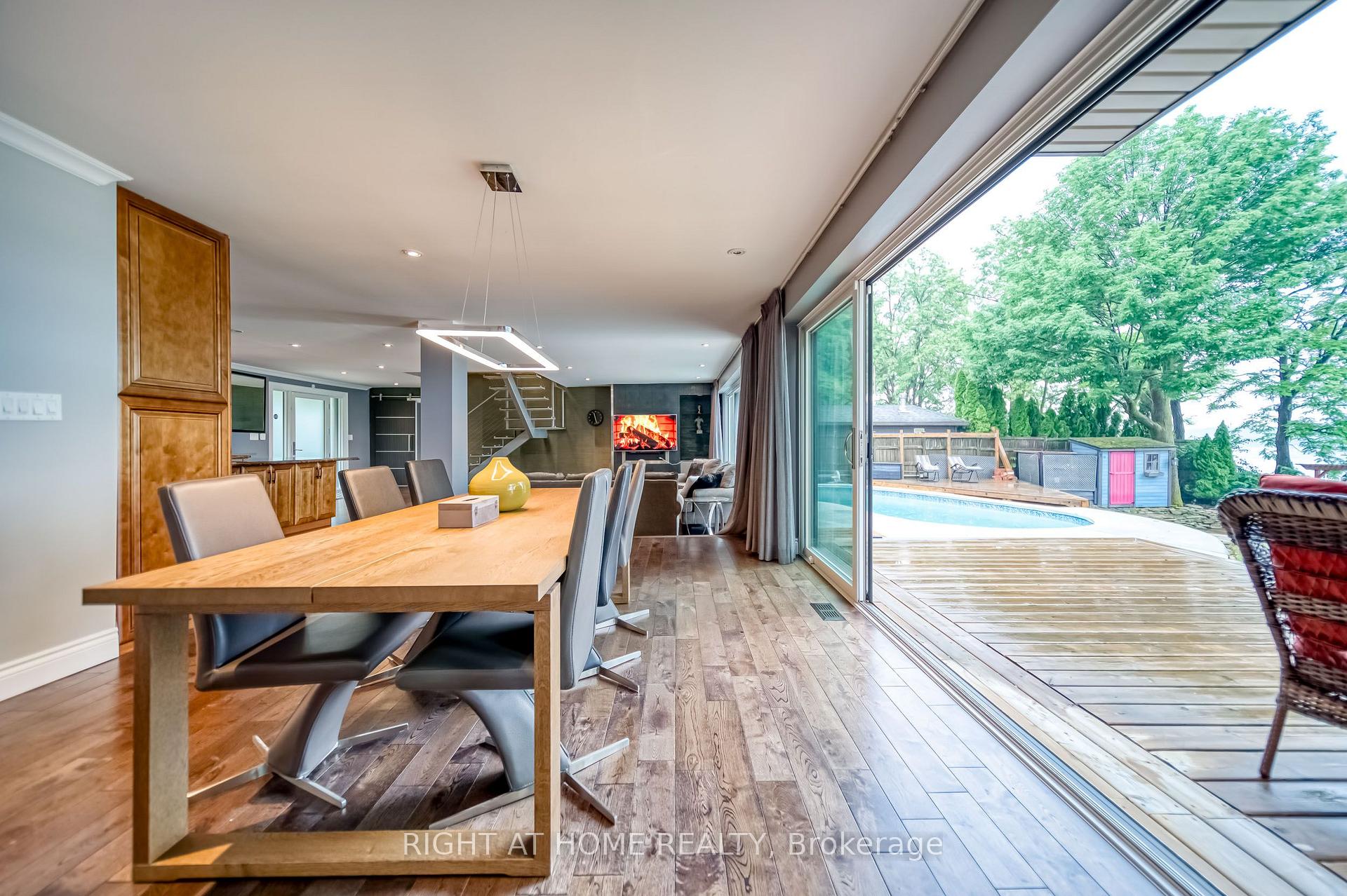 Photo 21 of 44 Royal Henley Boulevard, St. Catharines, Martindale Pond — HOMEH