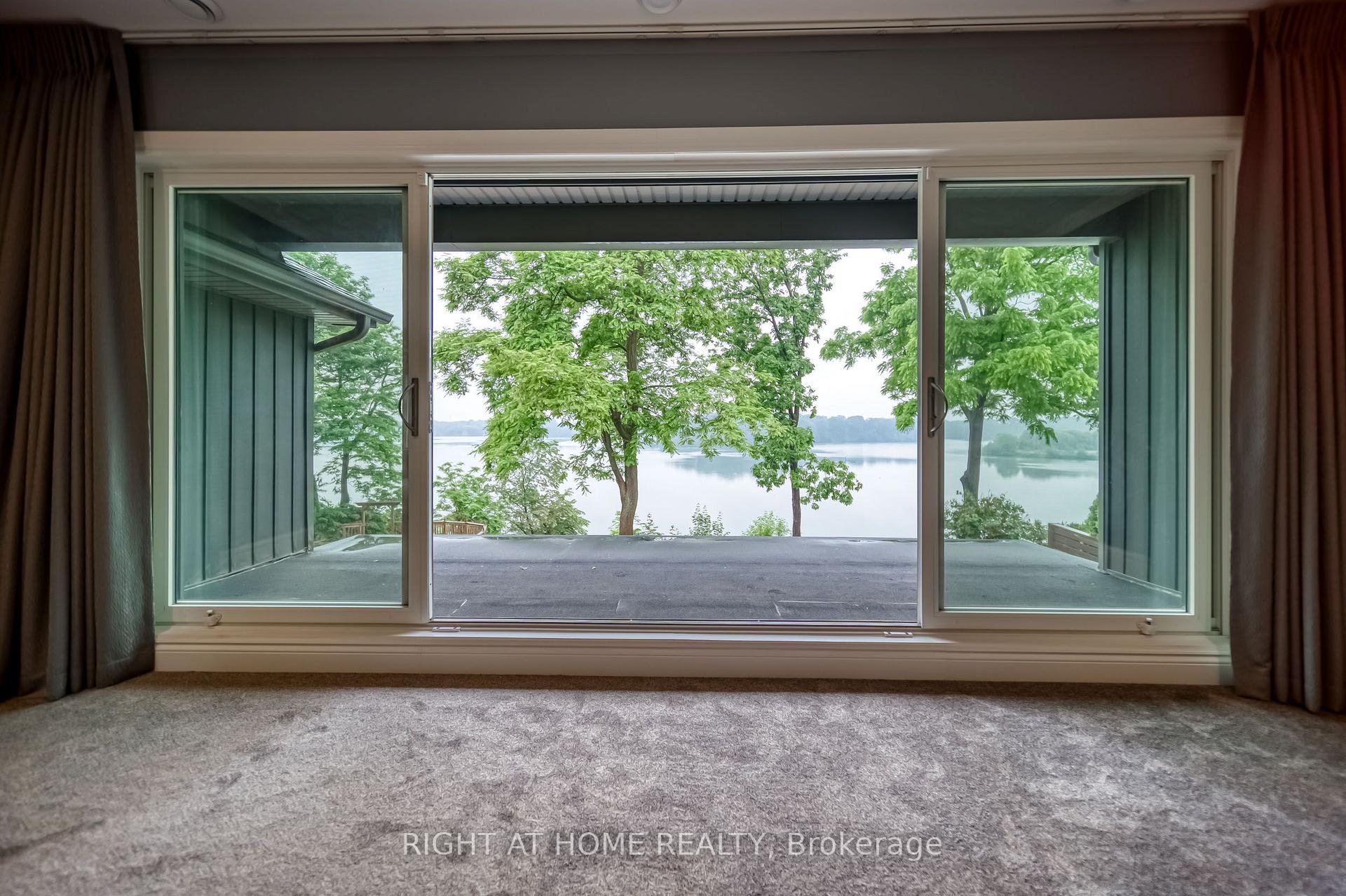 Photo 29 of 44 Royal Henley Boulevard, St. Catharines, Martindale Pond — HOMEH