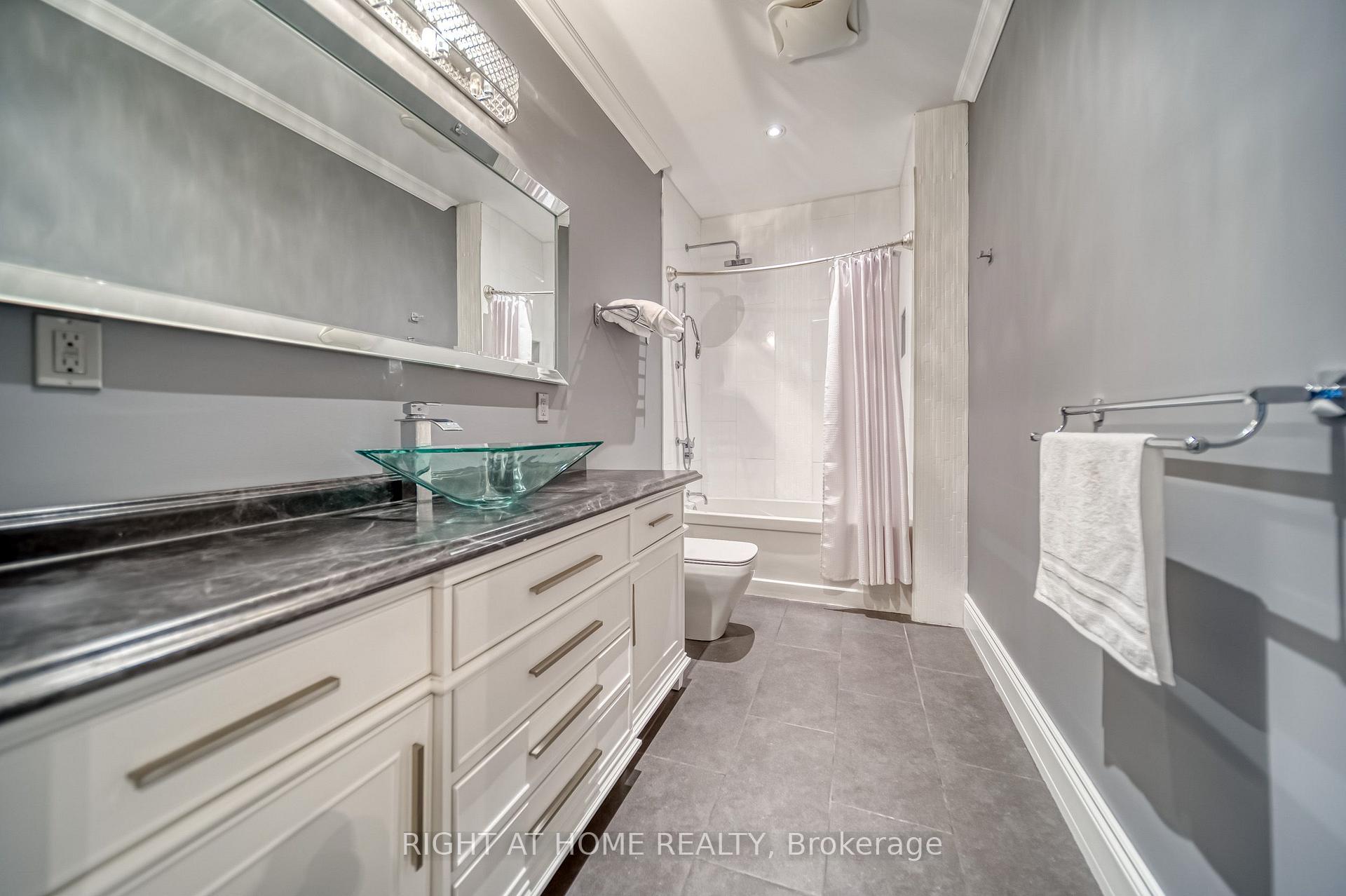 Photo 33 of 44 Royal Henley Boulevard, St. Catharines, Martindale Pond — HOMEH