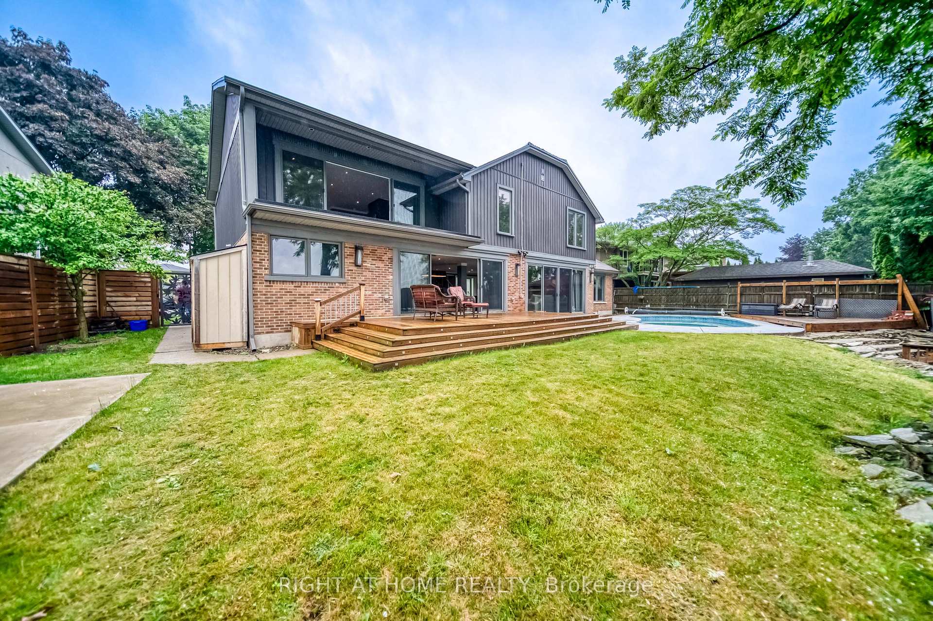 Photo 38 of 44 Royal Henley Boulevard, St. Catharines, Martindale Pond — HOMEH